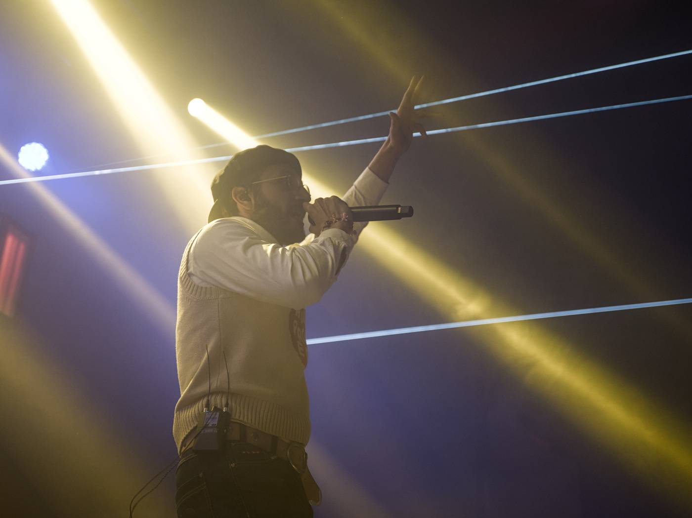 Raper BBNO$ ovládl Roxy, na stage si pozval i fanynku