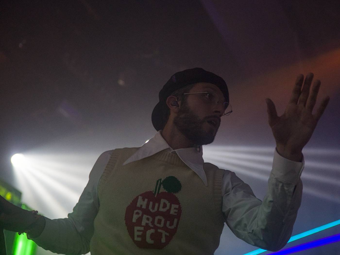 Raper BBNO$ ovládl Roxy, na stage si pozval i fanynku