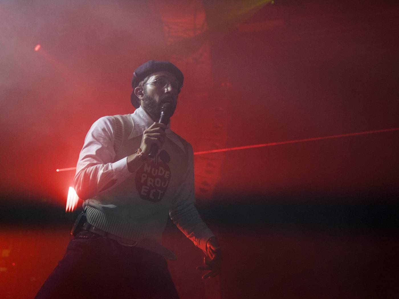 Raper BBNO$ ovládl Roxy, na stage si pozval i fanynku