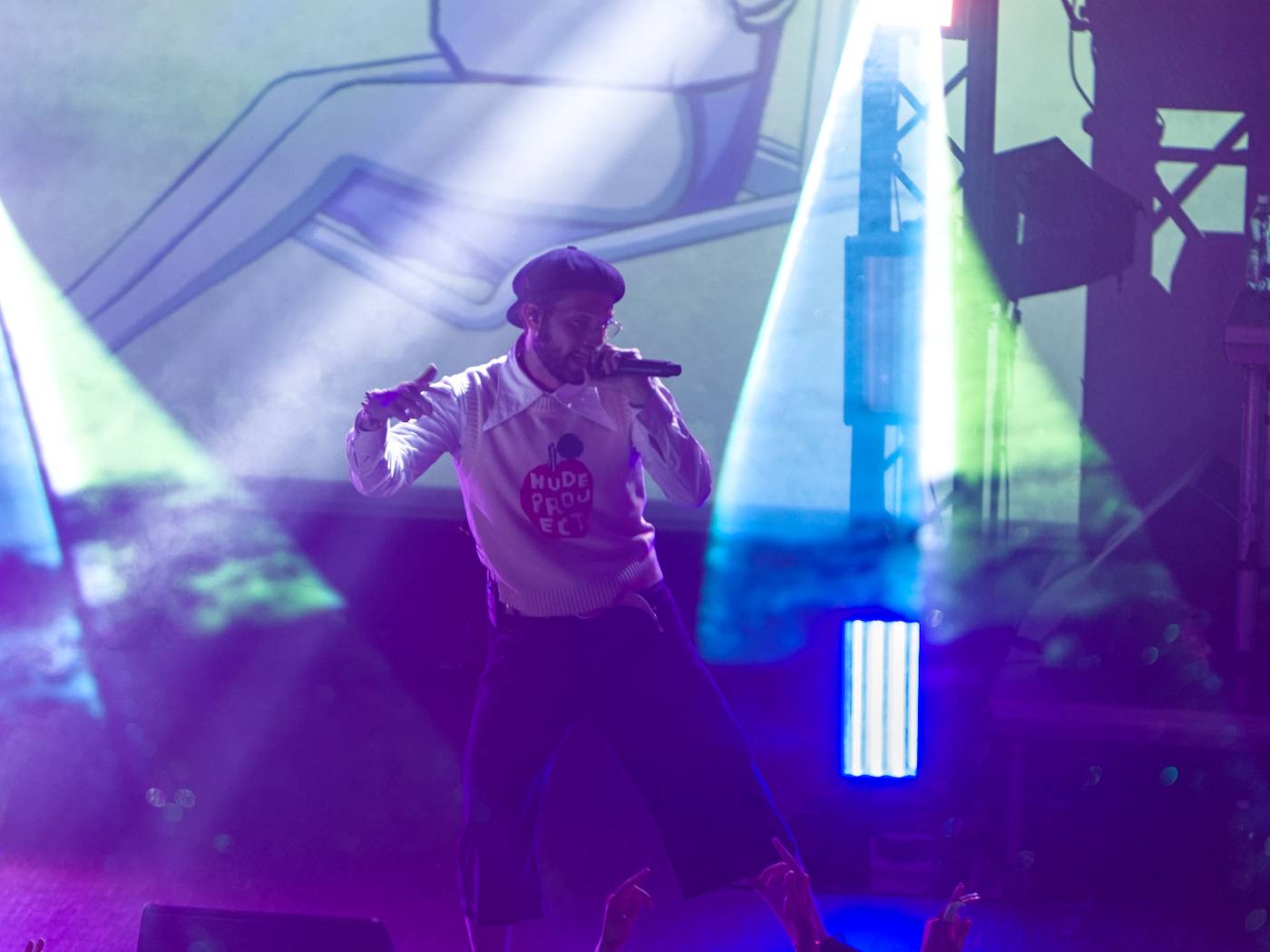 Raper BBNO$ ovládl Roxy, na stage si pozval i fanynku