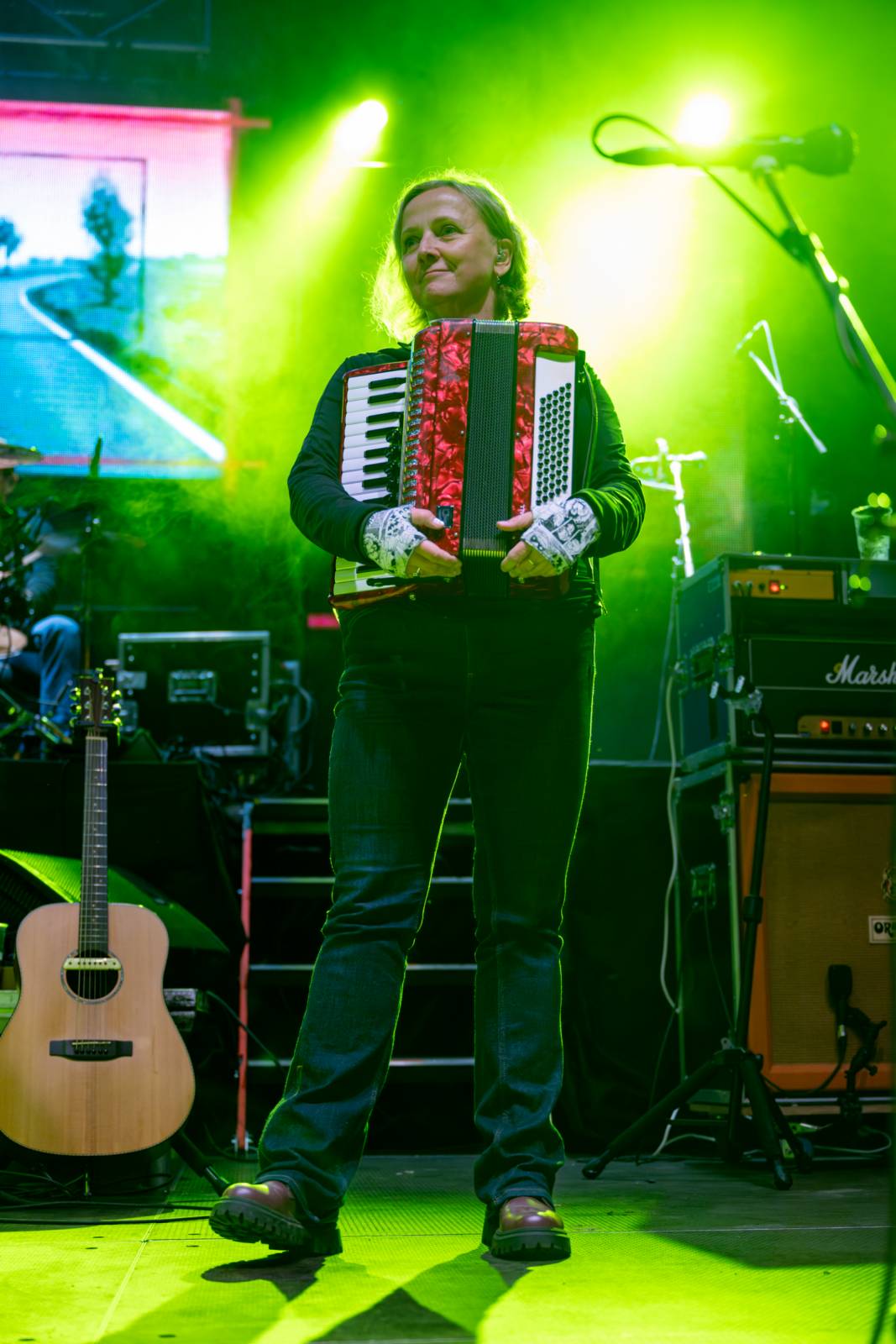 Tři sestry rozezpívaly Pardubice, zahrály v areálu bývalého pivovaru