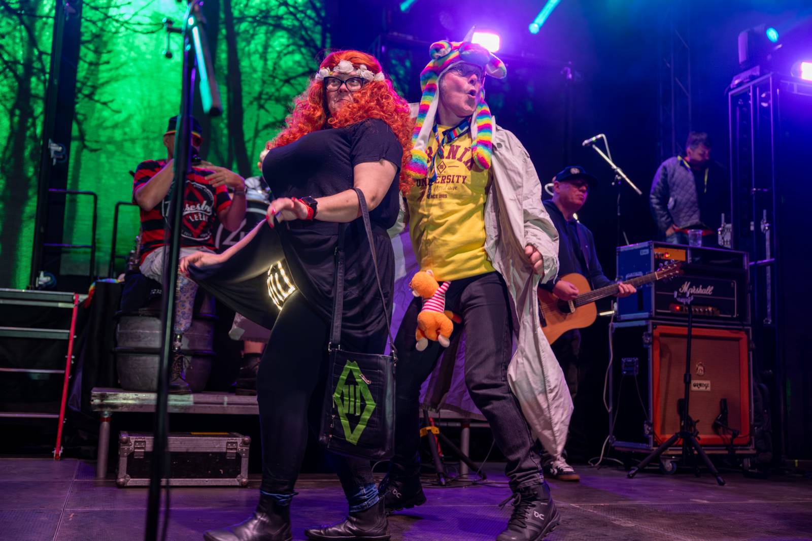 Tři sestry rozezpívaly Pardubice, zahrály v areálu bývalého pivovaru