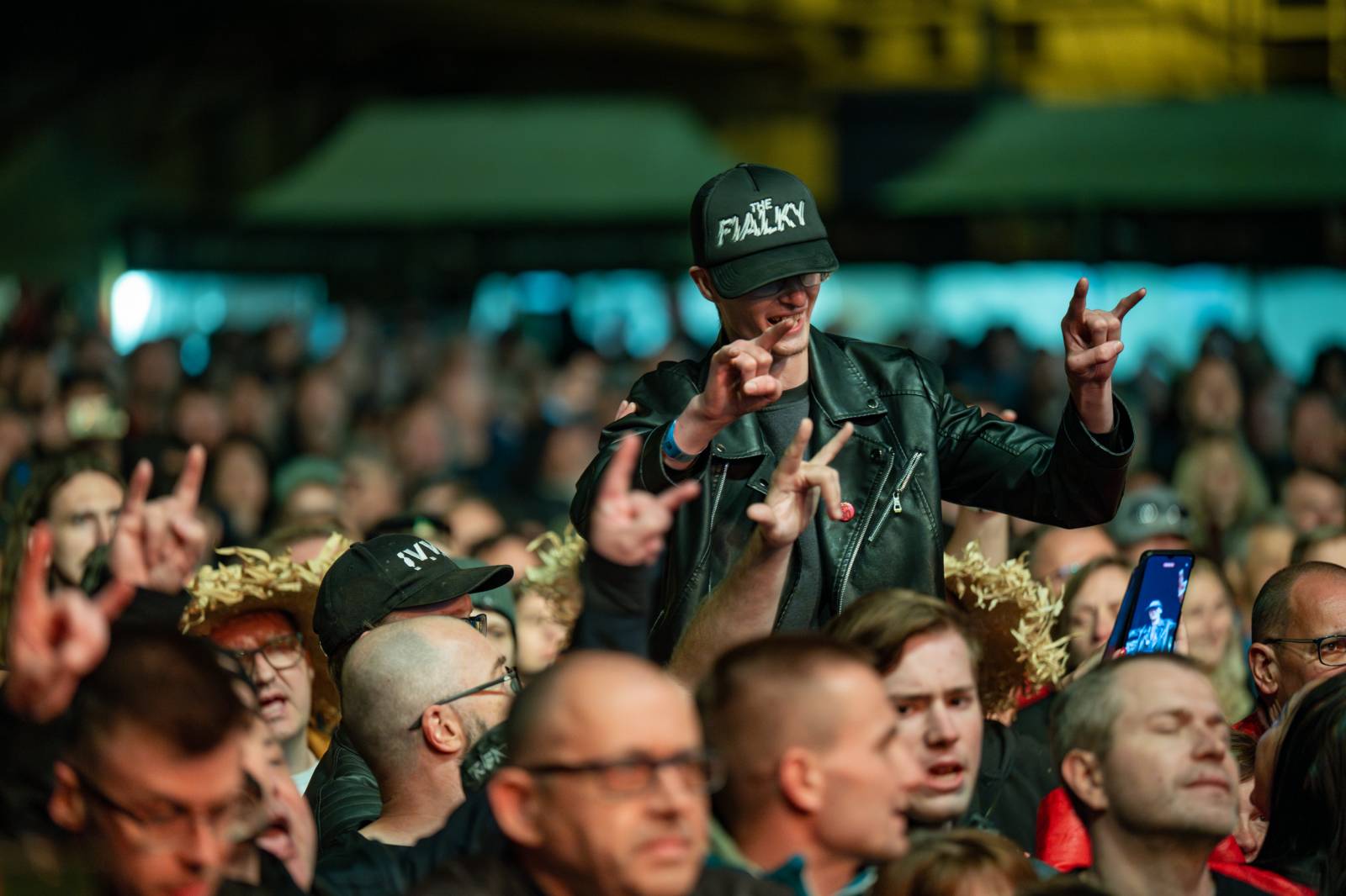 Tři sestry rozezpívaly Pardubice, zahrály v areálu bývalého pivovaru