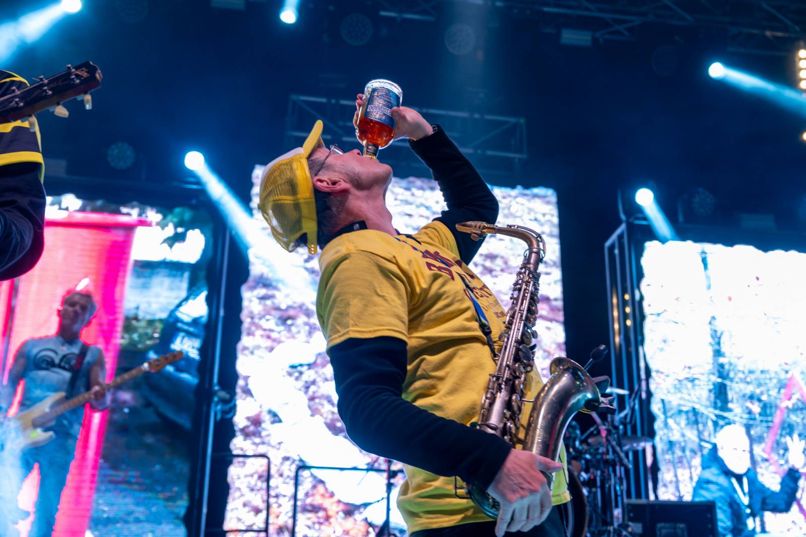 Tři sestry rozezpívaly Pardubice, zahrály v areálu bývalého pivovaru