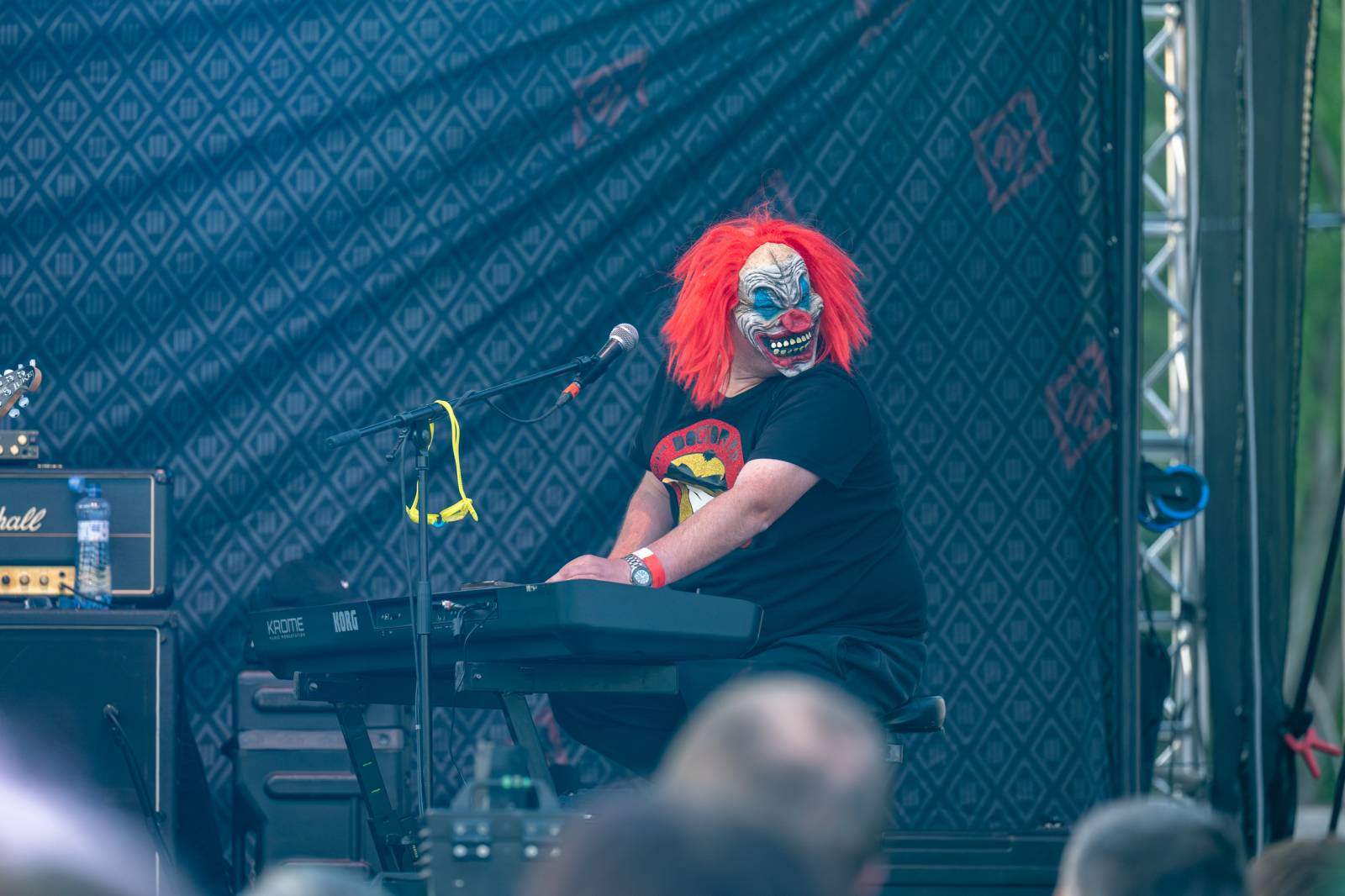 Tři sestry rozezpívaly Pardubice, zahrály v areálu bývalého pivovaru