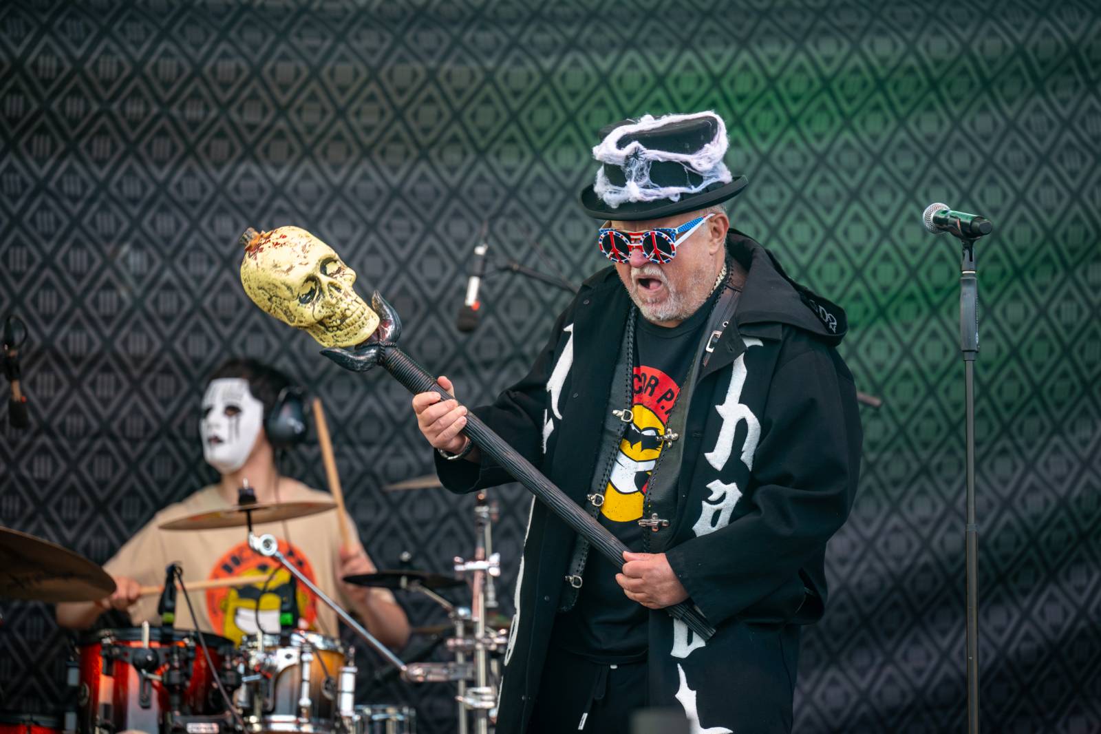 Tři sestry rozezpívaly Pardubice, zahrály v areálu bývalého pivovaru