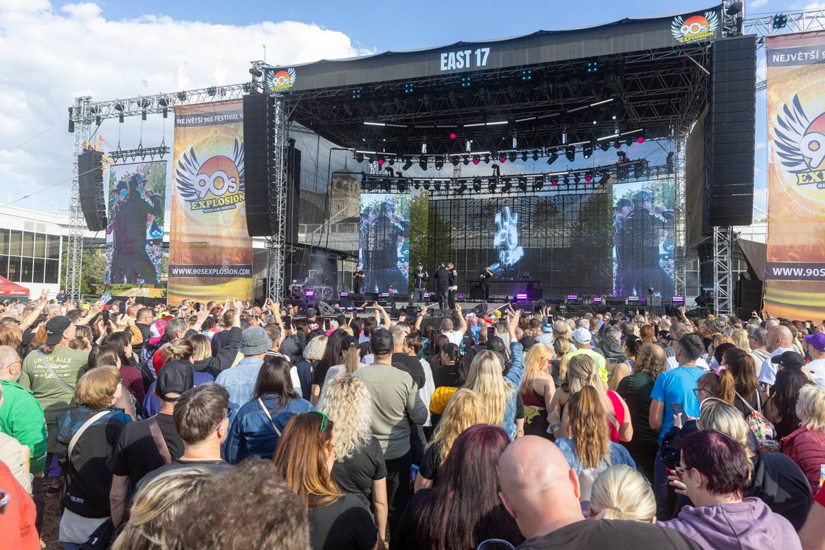 Praha se vrátila do devadesátek. Na pódiu se vystřídali O-Zone, Fun Factory, Masterboy, Rozalla i Bomfunk MC's