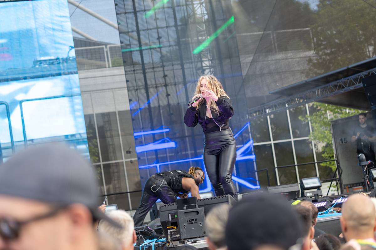 Praha se vrátila do devadesátek. Na pódiu se vystřídali O-Zone, Fun Factory, Masterboy, Rozalla i Bomfunk MC's