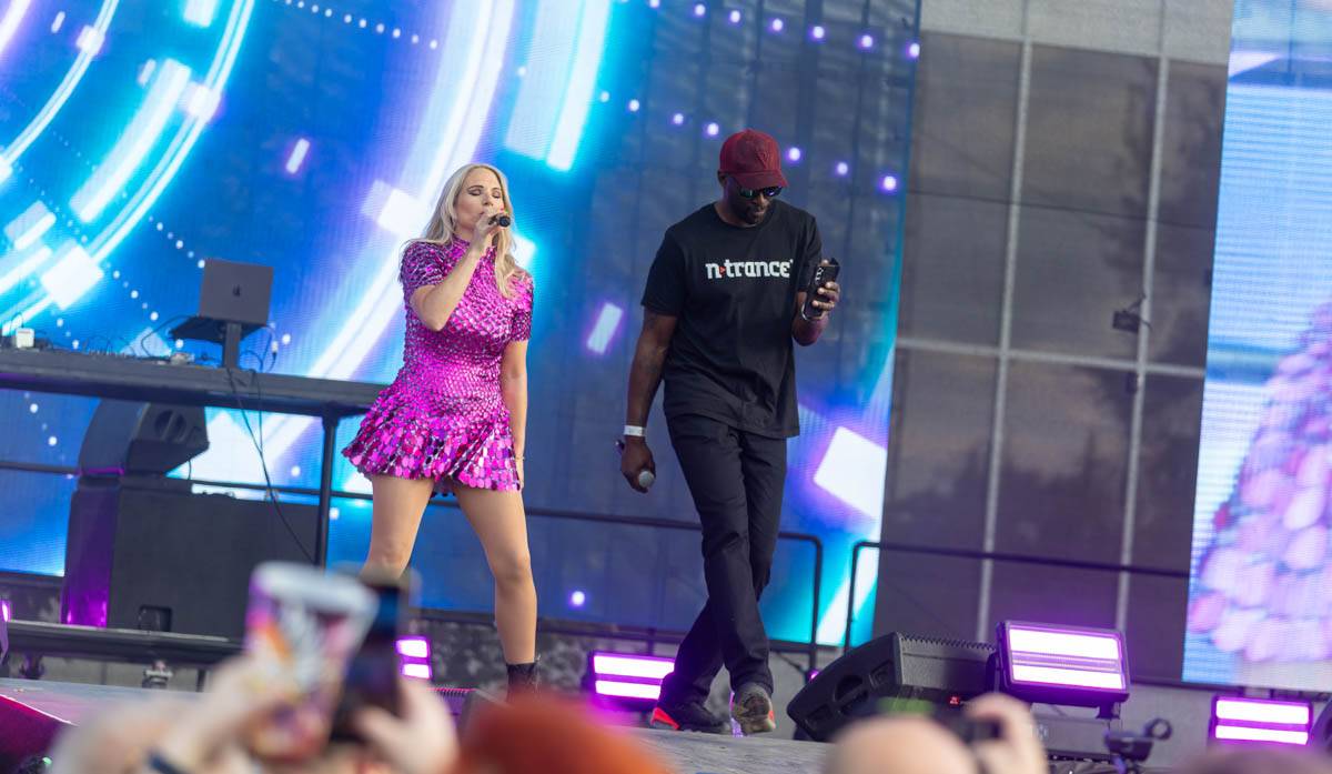 Praha se vrátila do devadesátek. Na pódiu se vystřídali O-Zone, Fun Factory, Masterboy, Rozalla i Bomfunk MC's