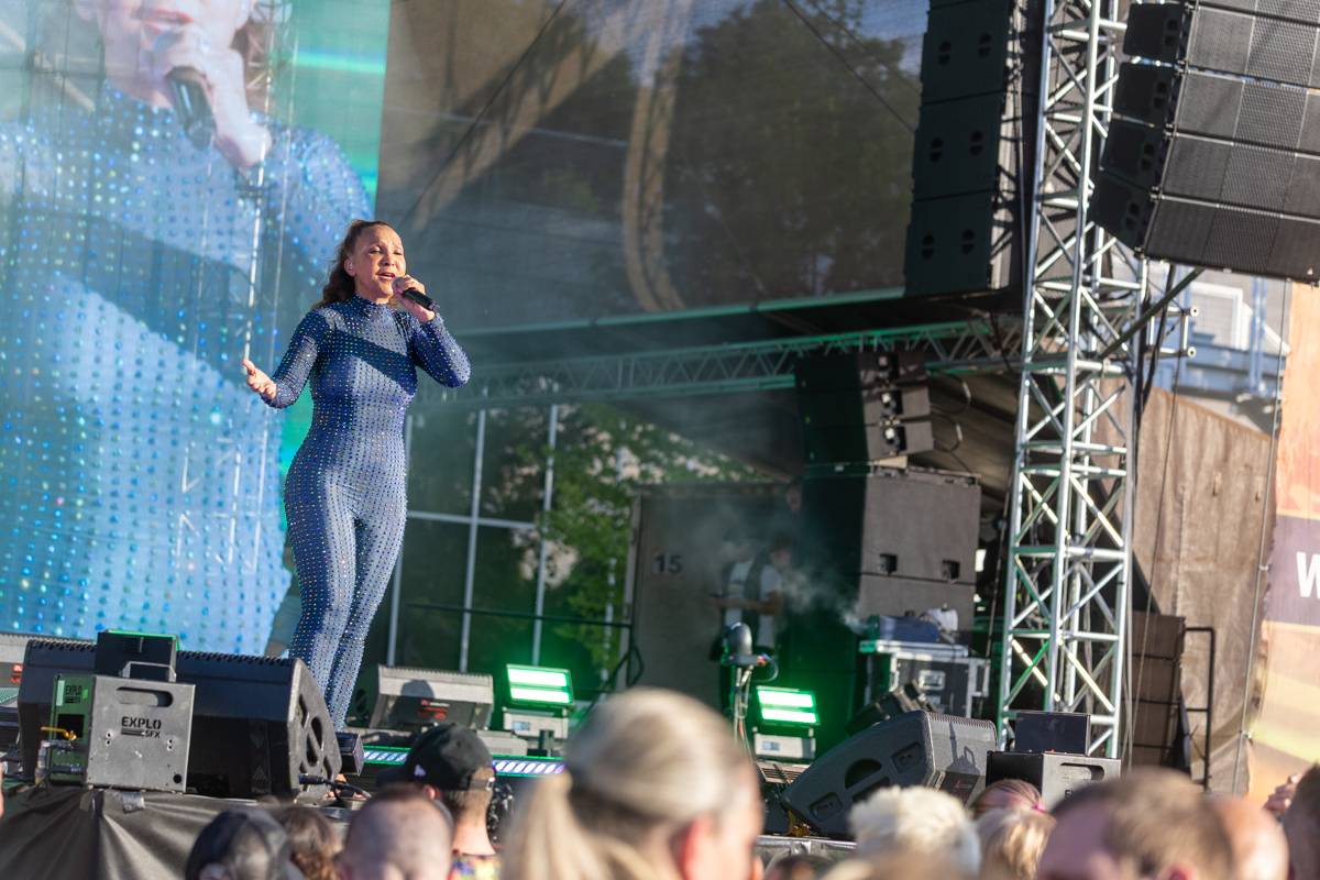 Praha se vrátila do devadesátek. Na pódiu se vystřídali O-Zone, Fun Factory, Masterboy, Rozalla i Bomfunk MC's