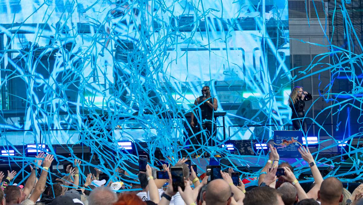 Praha se vrátila do devadesátek. Na pódiu se vystřídali O-Zone, Fun Factory, Masterboy, Rozalla i Bomfunk MC's