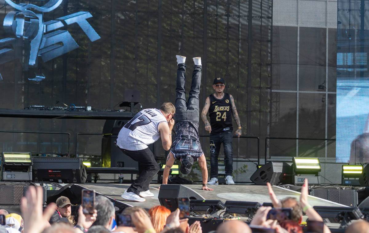 Praha se vrátila do devadesátek. Na pódiu se vystřídali O-Zone, Fun Factory, Masterboy, Rozalla i Bomfunk MC's