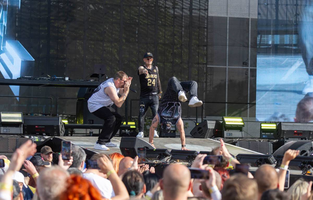 Praha se vrátila do devadesátek. Na pódiu se vystřídali O-Zone, Fun Factory, Masterboy, Rozalla i Bomfunk MC's