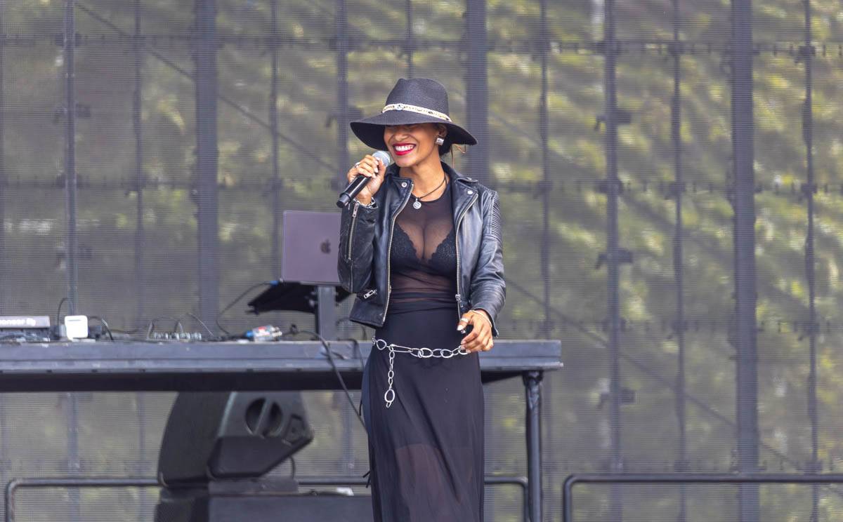 Praha se vrátila do devadesátek. Na pódiu se vystřídali O-Zone, Fun Factory, Masterboy, Rozalla i Bomfunk MC's