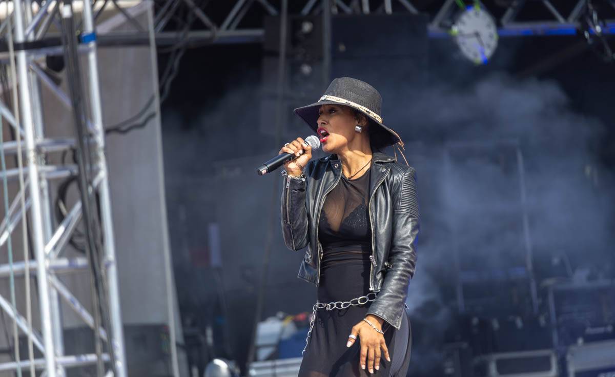 Praha se vrátila do devadesátek. Na pódiu se vystřídali O-Zone, Fun Factory, Masterboy, Rozalla i Bomfunk MC's