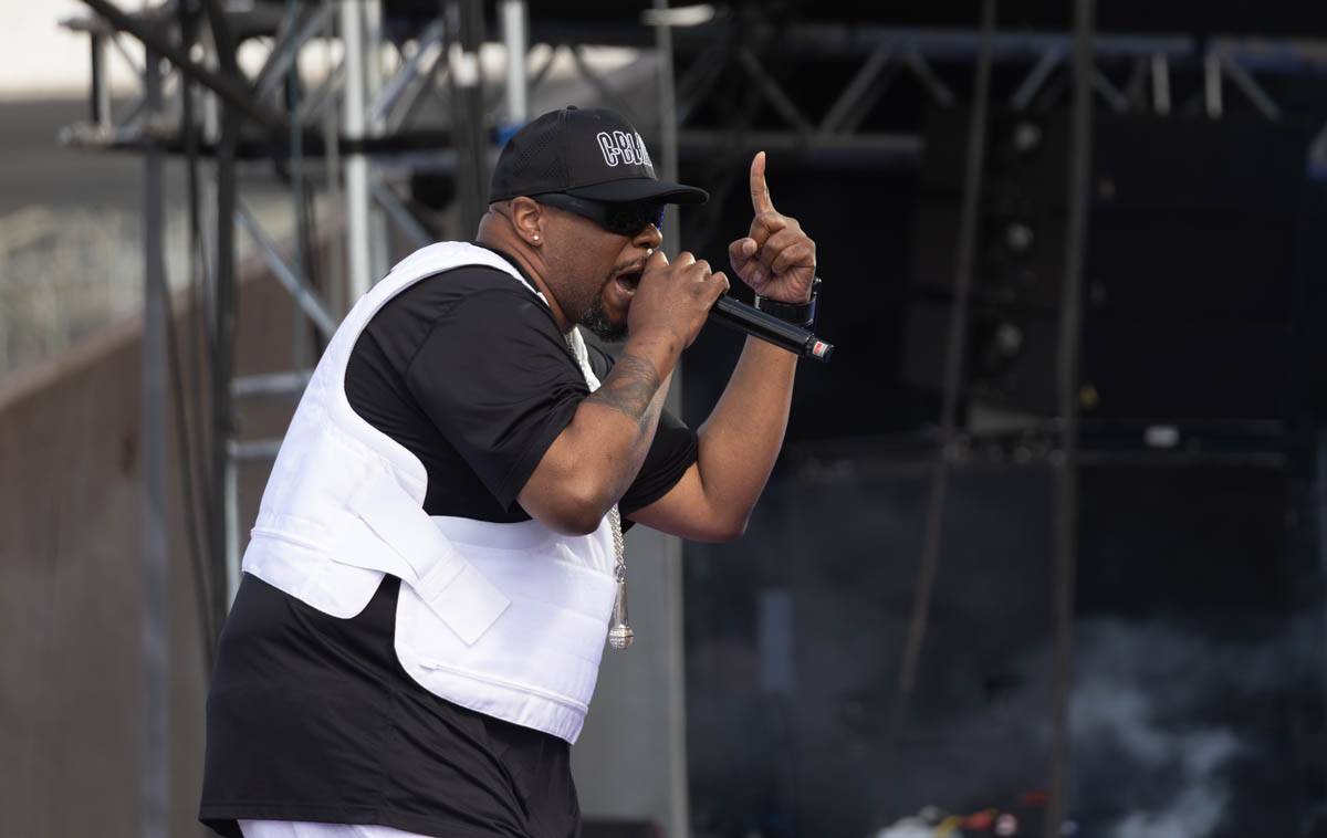 Praha se vrátila do devadesátek. Na pódiu se vystřídali O-Zone, Fun Factory, Masterboy, Rozalla i Bomfunk MC's