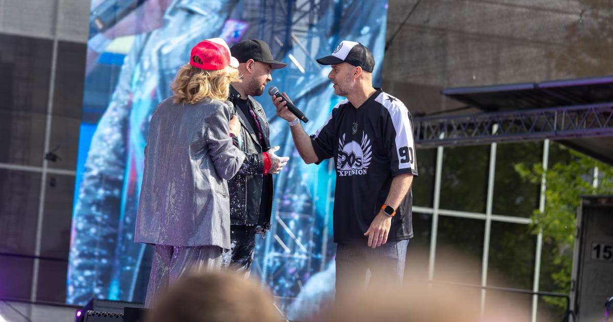 Praha se vrátila do devadesátek. Na pódiu se vystřídali O-Zone, Fun Factory, Masterboy, Rozalla i Bomfunk MC's