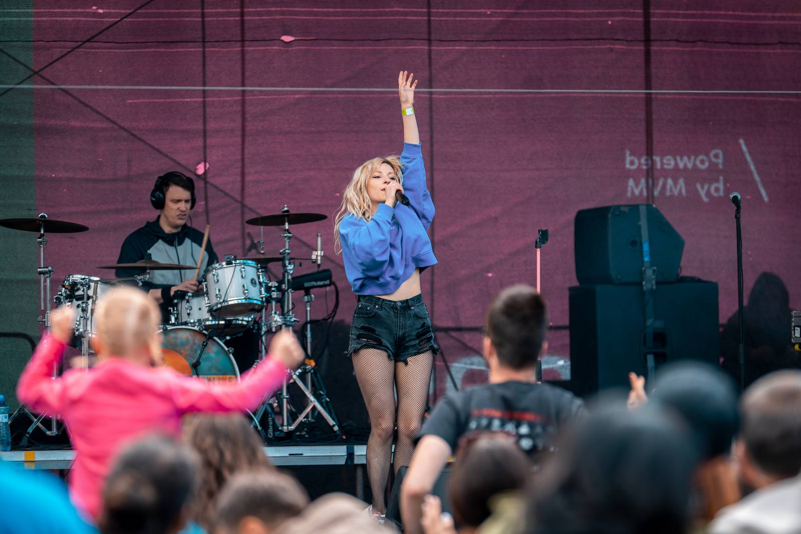 Mezi ploty, den první: Energičtí Skyline, okouzlující Tereza Balonová i legenda Richard Müller