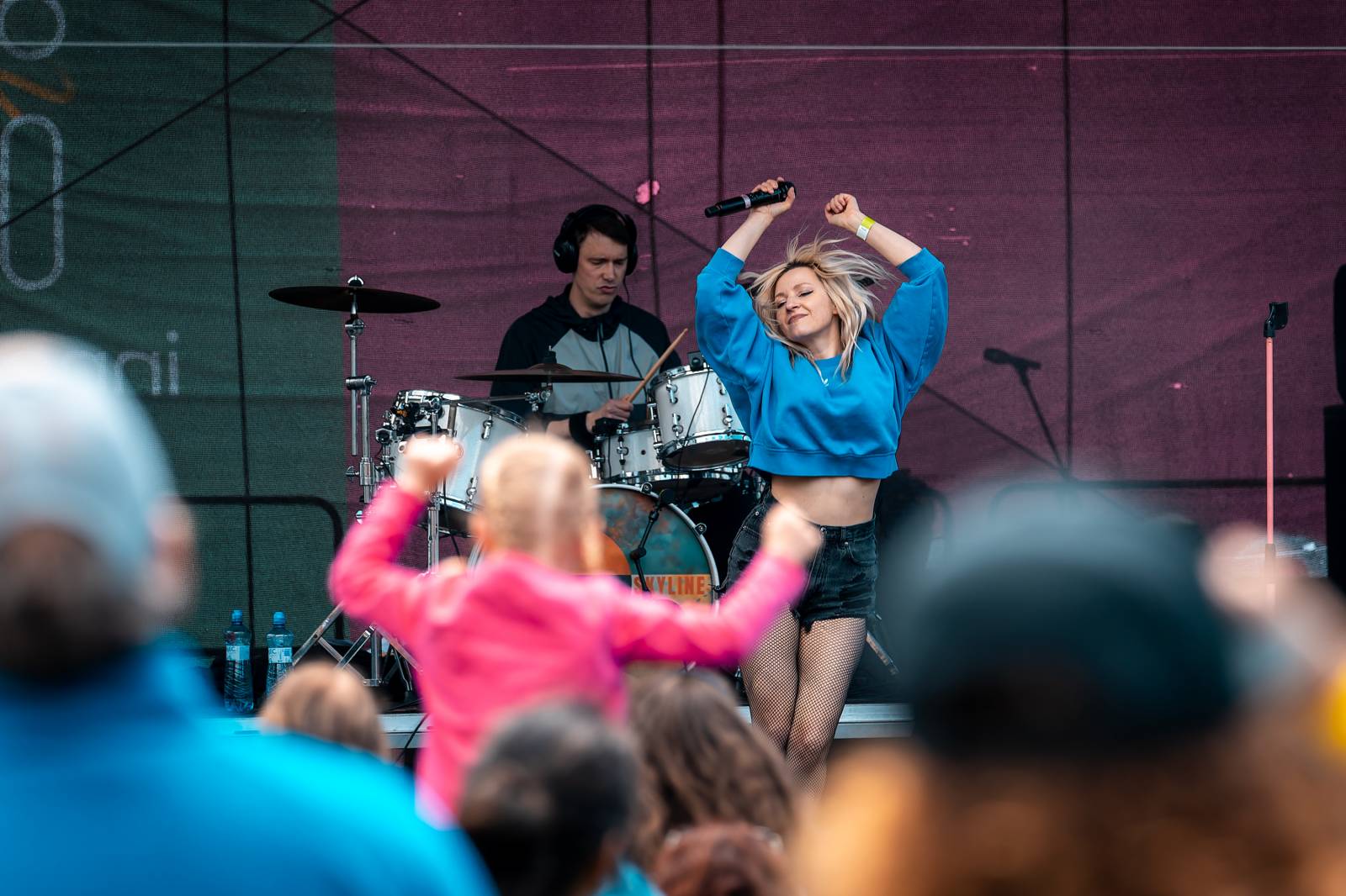 Mezi ploty, den první: Energičtí Skyline, okouzlující Tereza Balonová i legenda Richard Müller