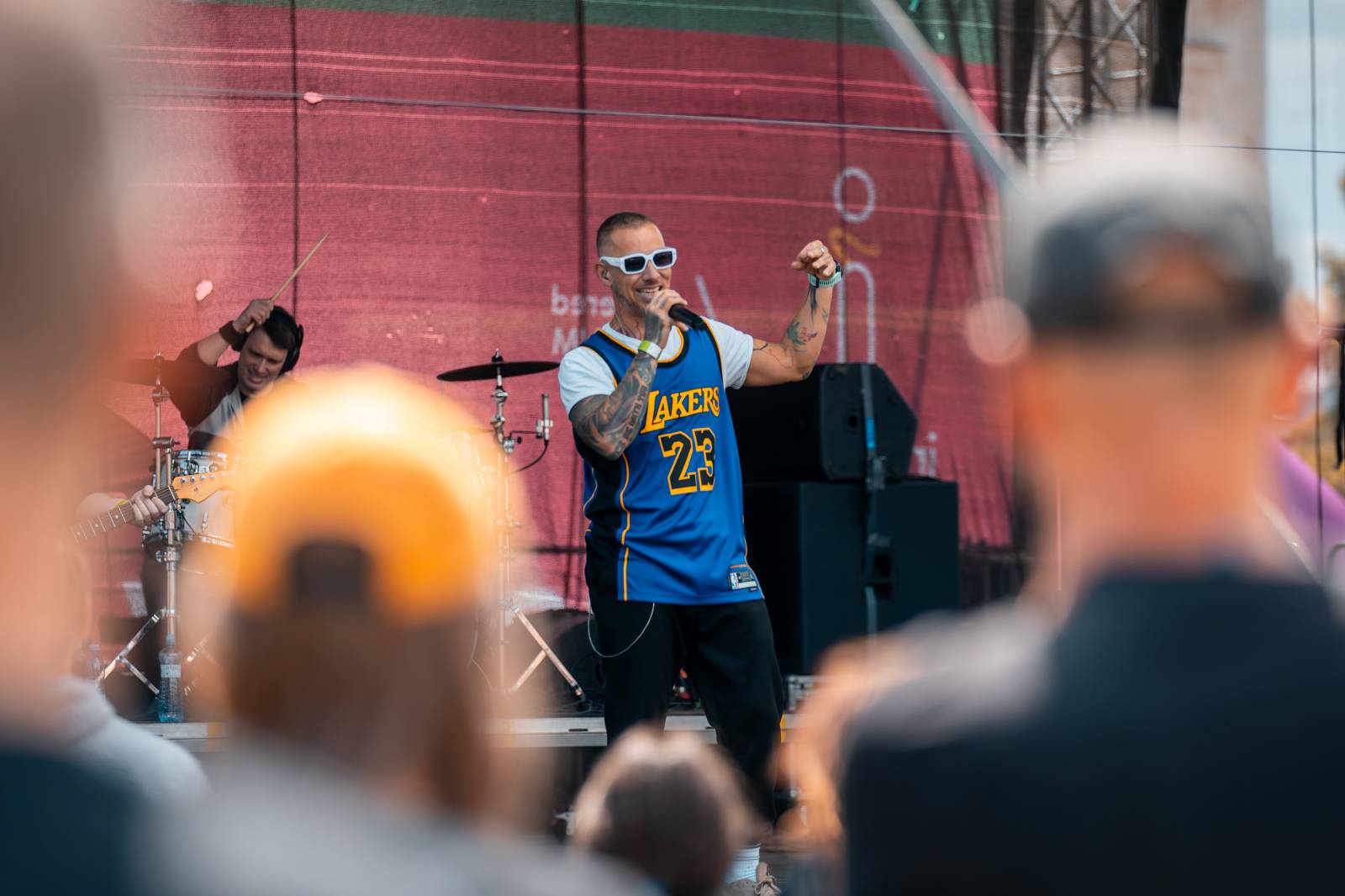 Mezi ploty, den první: Energičtí Skyline, okouzlující Tereza Balonová i legenda Richard Müller