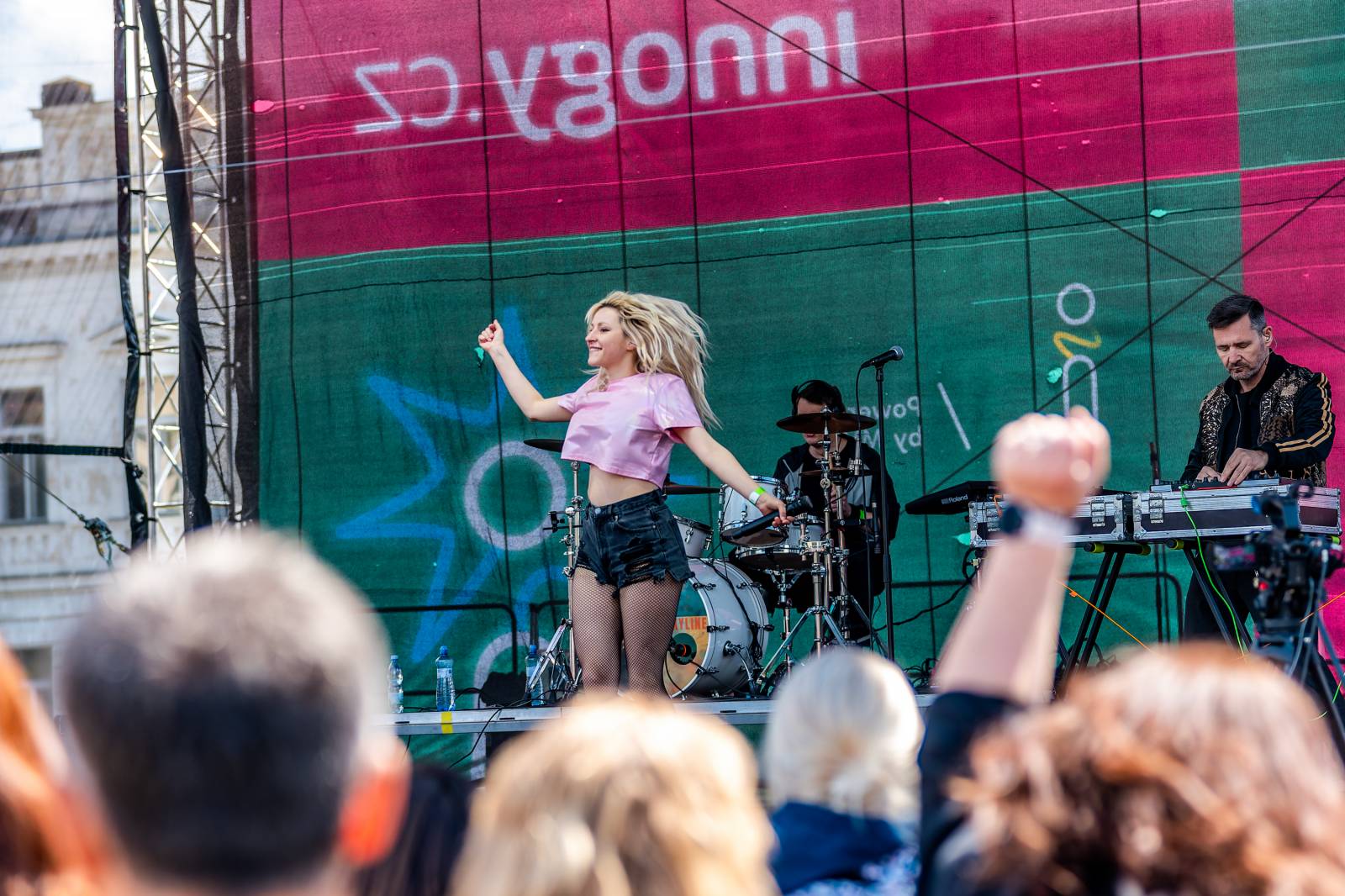 Mezi ploty, den první: Energičtí Skyline, okouzlující Tereza Balonová i legenda Richard Müller