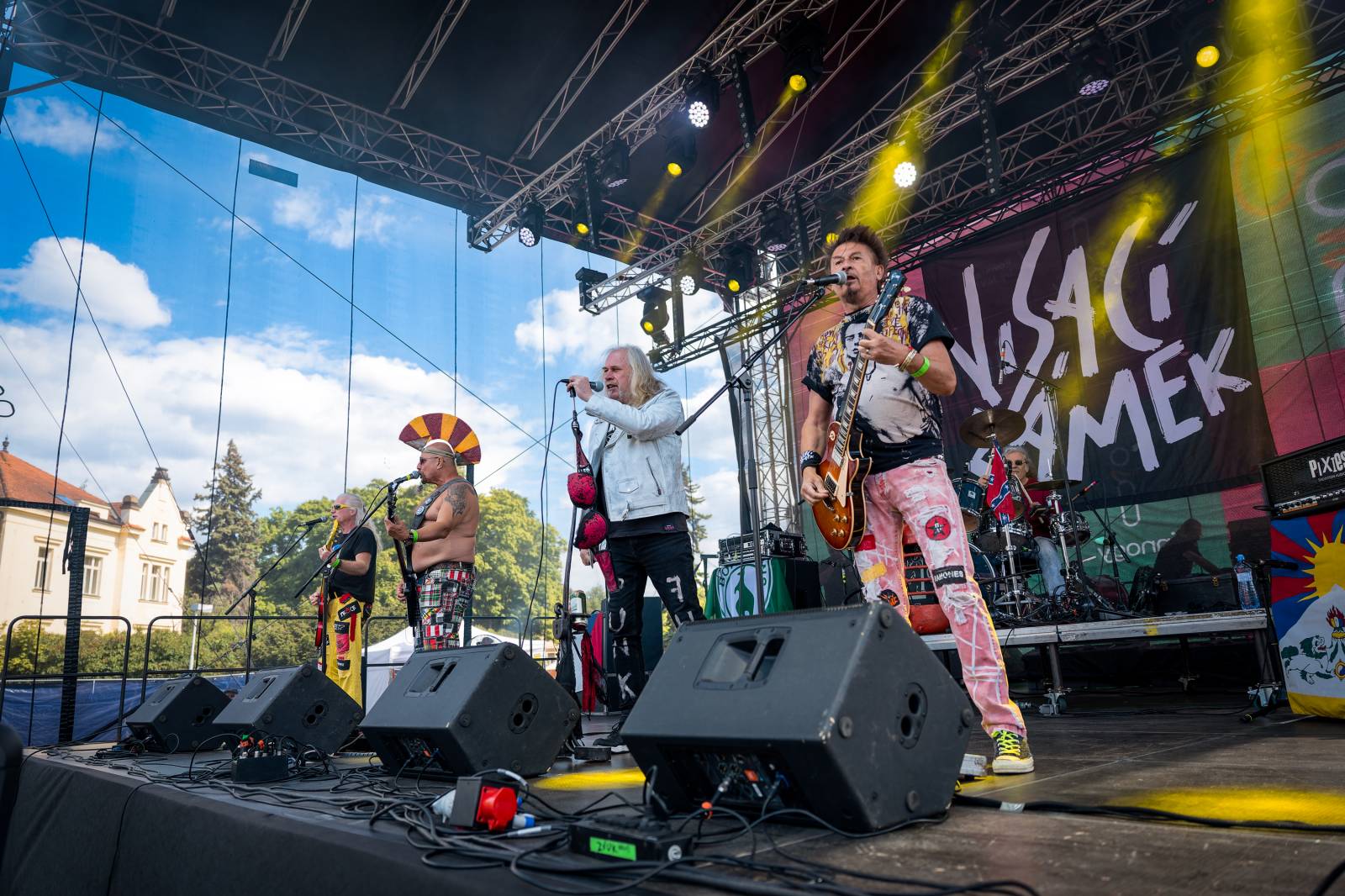 Mezi ploty, den první: Energičtí Skyline, okouzlující Tereza Balonová i legenda Richard Müller