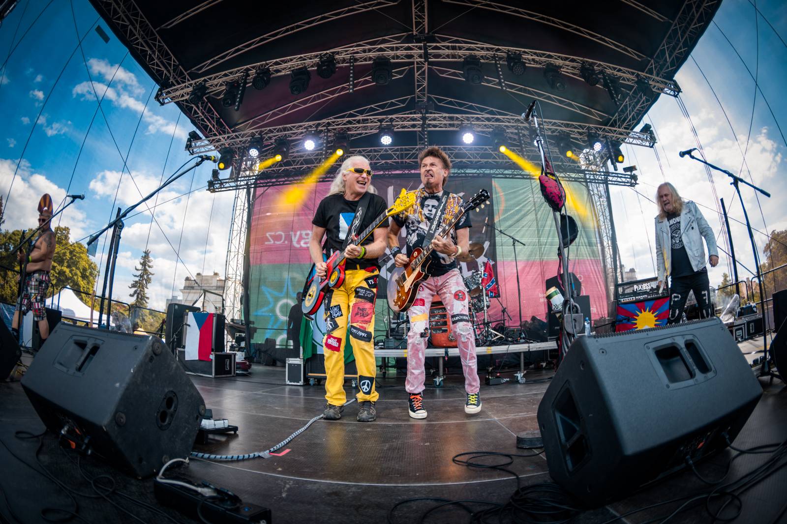 Mezi ploty, den první: Energičtí Skyline, okouzlující Tereza Balonová i legenda Richard Müller