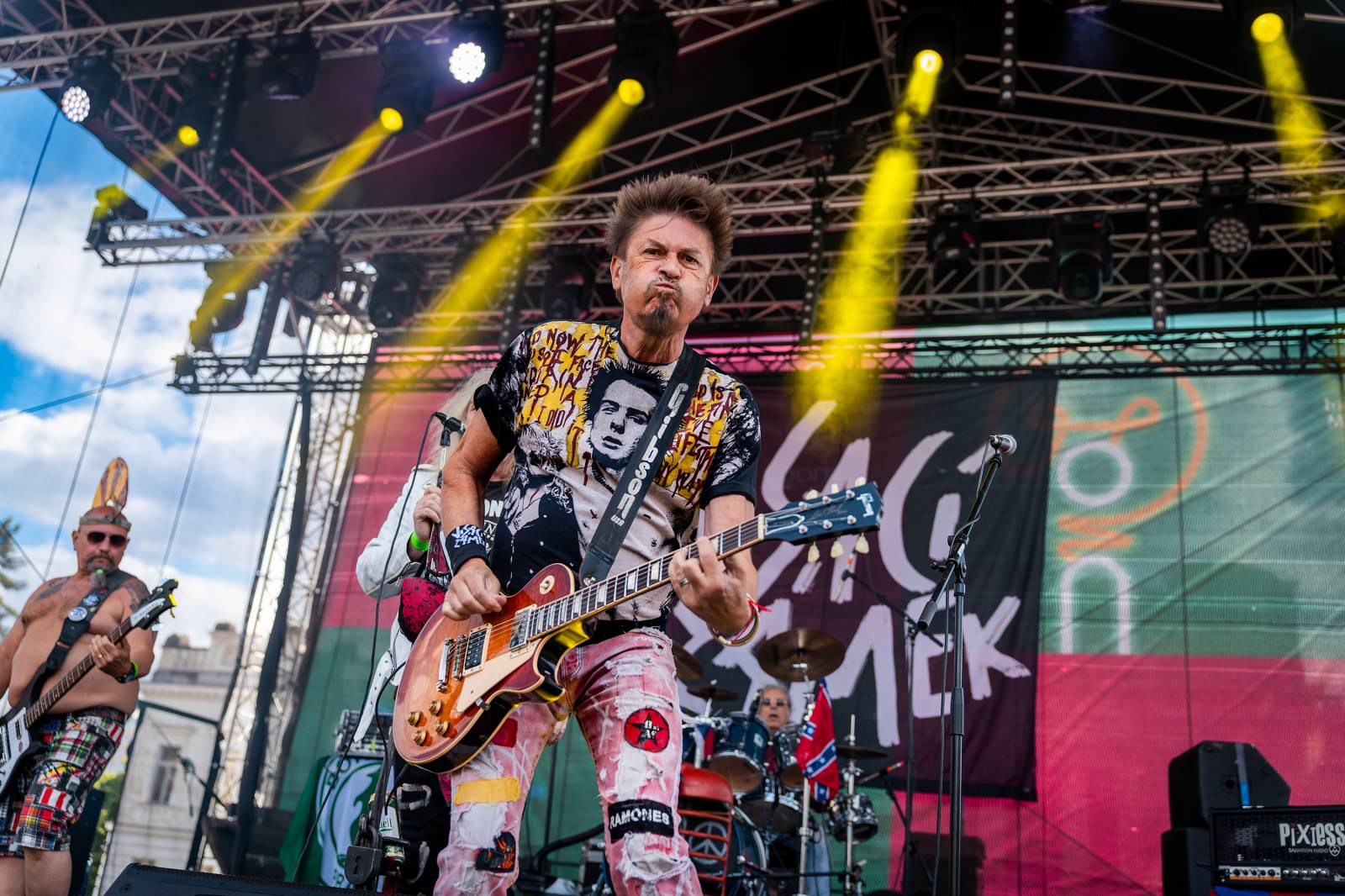 Mezi ploty, den první: Energičtí Skyline, okouzlující Tereza Balonová i legenda Richard Müller