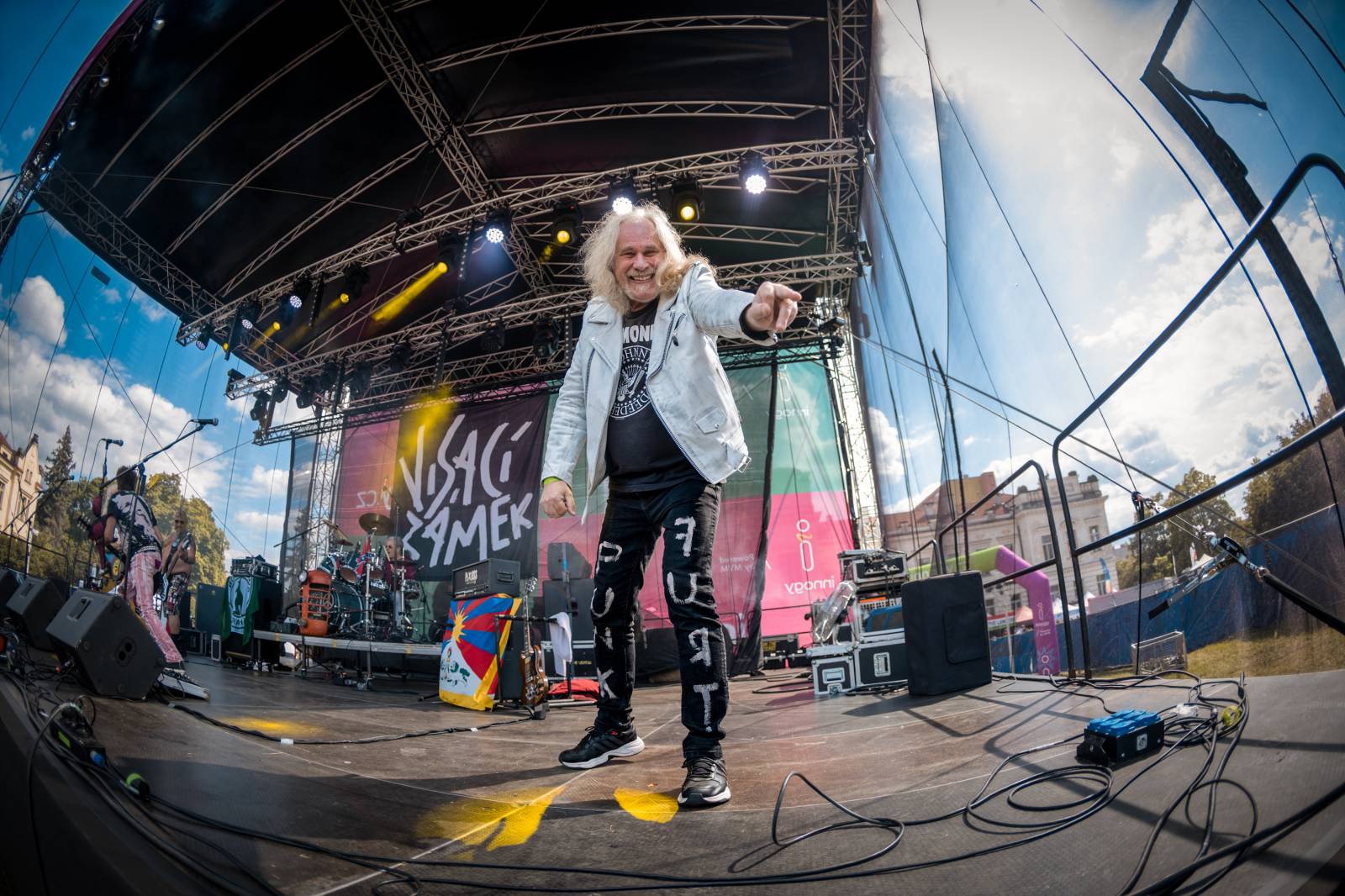 Mezi ploty, den první: Energičtí Skyline, okouzlující Tereza Balonová i legenda Richard Müller