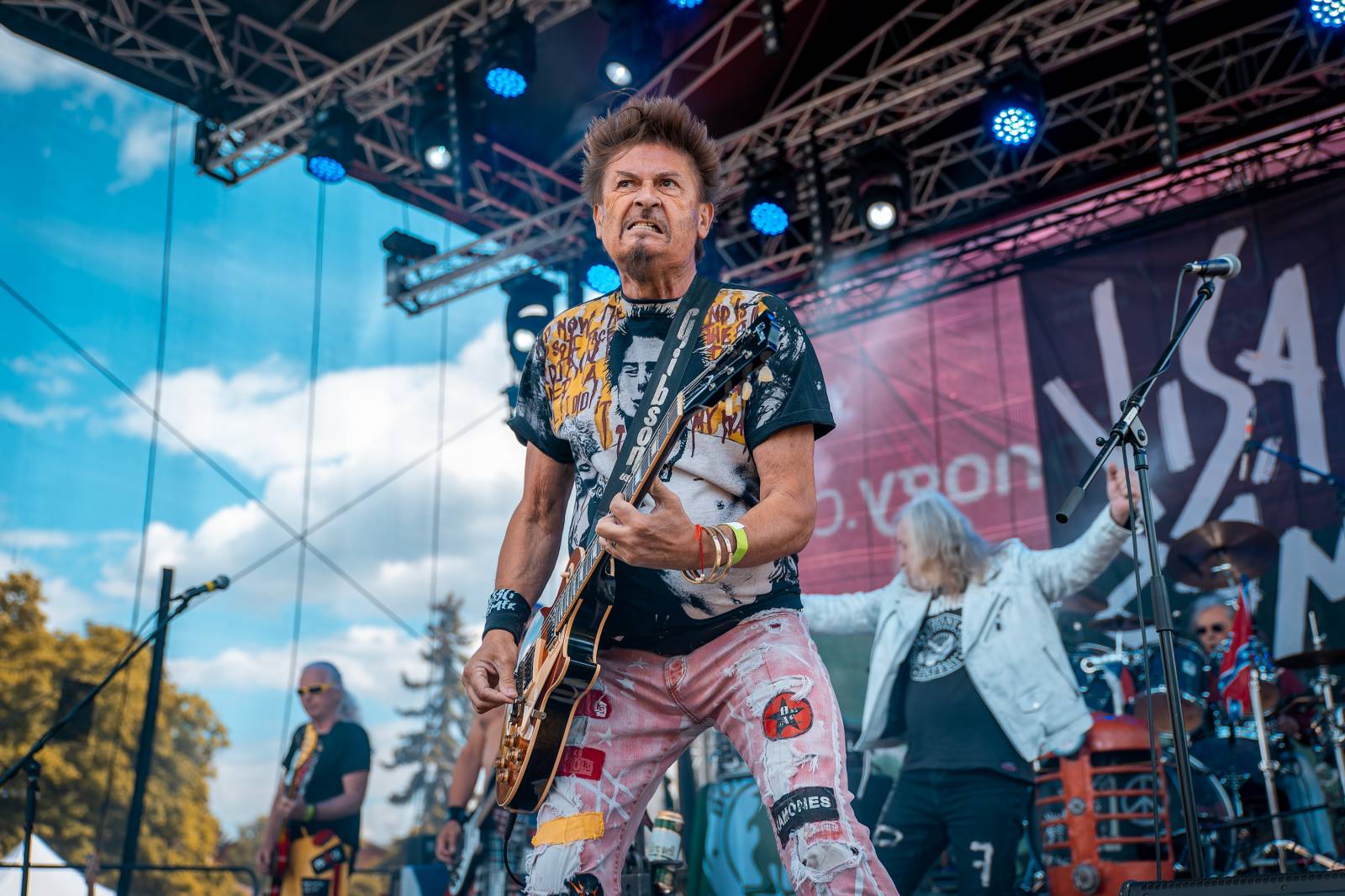 Mezi ploty, den první: Energičtí Skyline, okouzlující Tereza Balonová i legenda Richard Müller