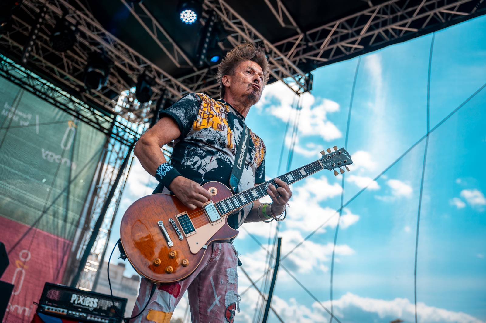 Mezi ploty, den první: Energičtí Skyline, okouzlující Tereza Balonová i legenda Richard Müller