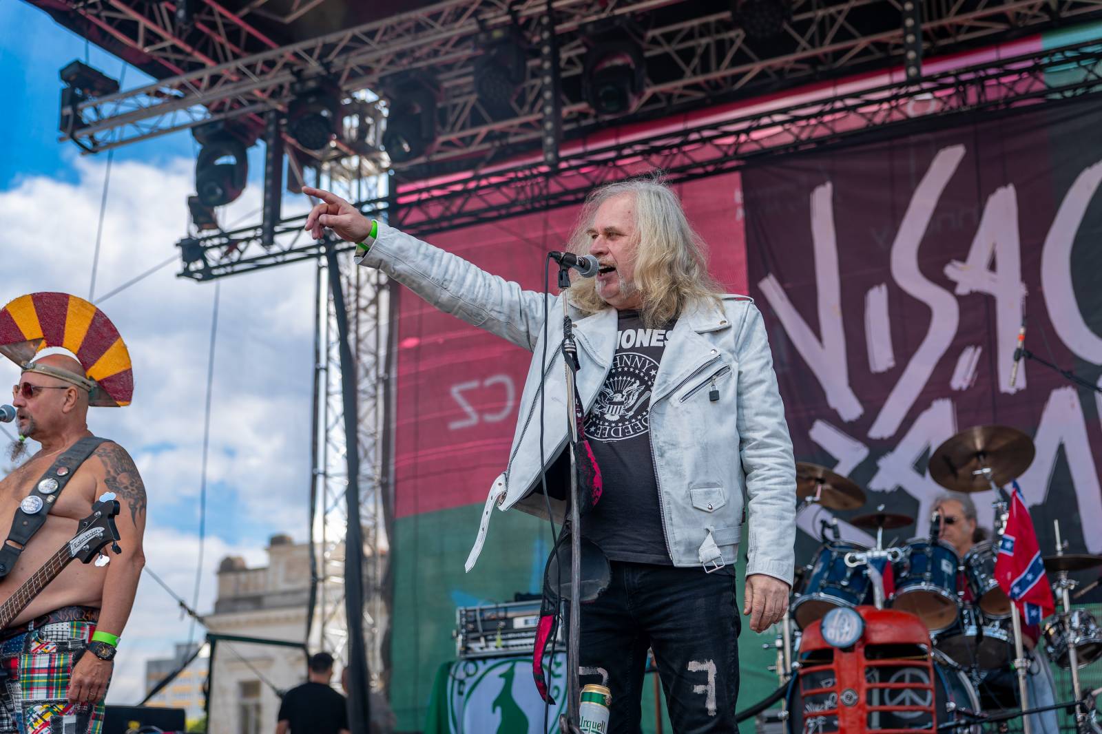 Mezi ploty, den první: Energičtí Skyline, okouzlující Tereza Balonová i legenda Richard Müller