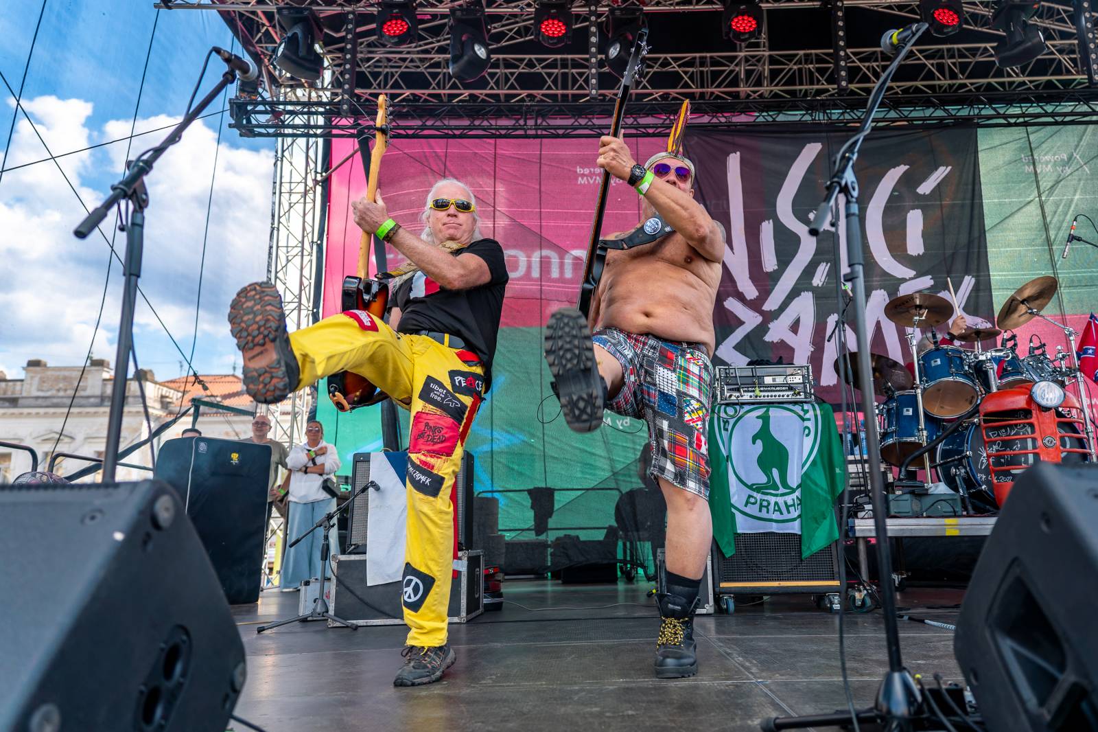 Mezi ploty, den první: Energičtí Skyline, okouzlující Tereza Balonová i legenda Richard Müller