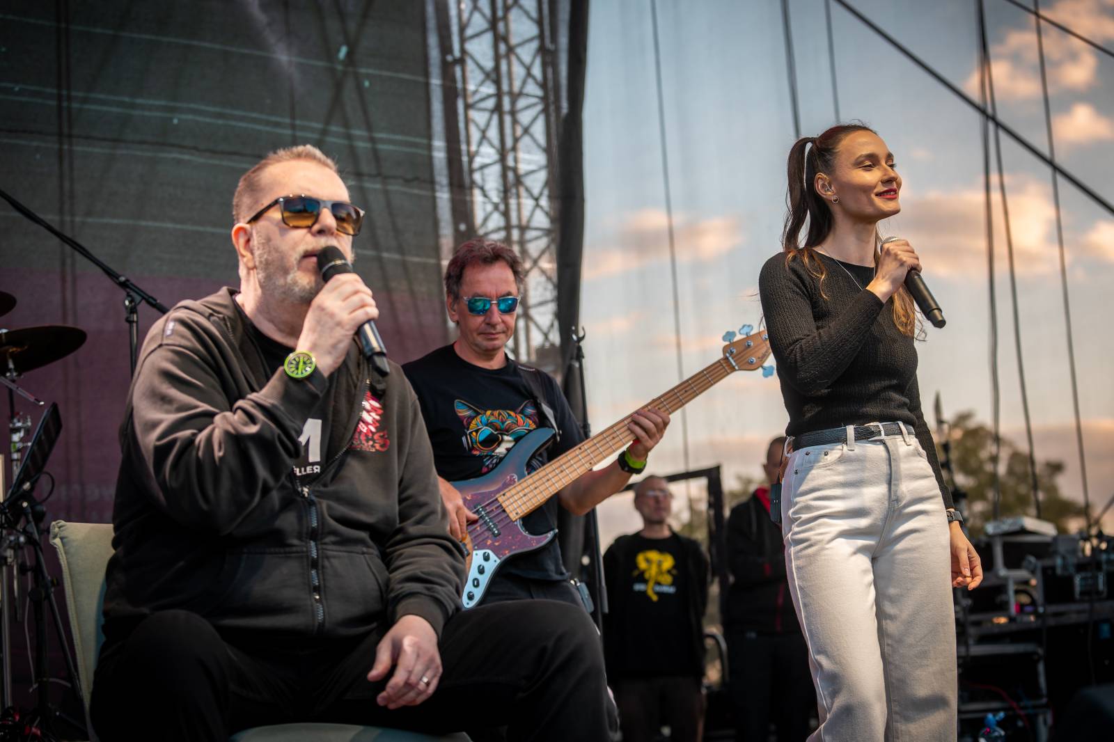 Mezi ploty, den první: Energičtí Skyline, okouzlující Tereza Balonová i legenda Richard Müller