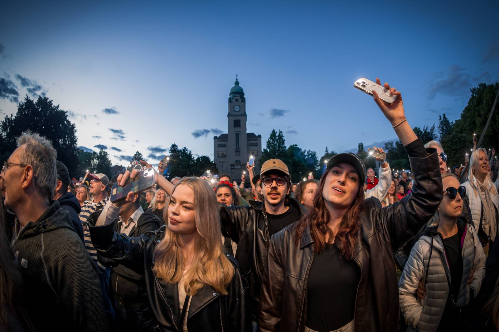 Mezi ploty, den první: Energičtí Skyline, okouzlující Tereza Balonová i legenda Richard Müller