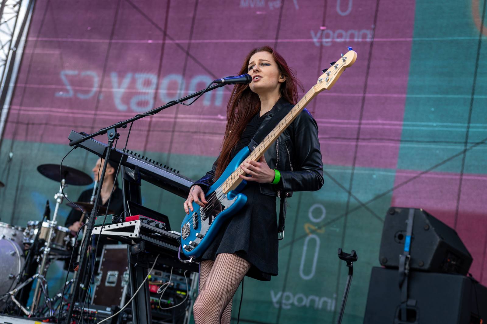 Mezi ploty, den první: Energičtí Skyline, okouzlující Tereza Balonová i legenda Richard Müller