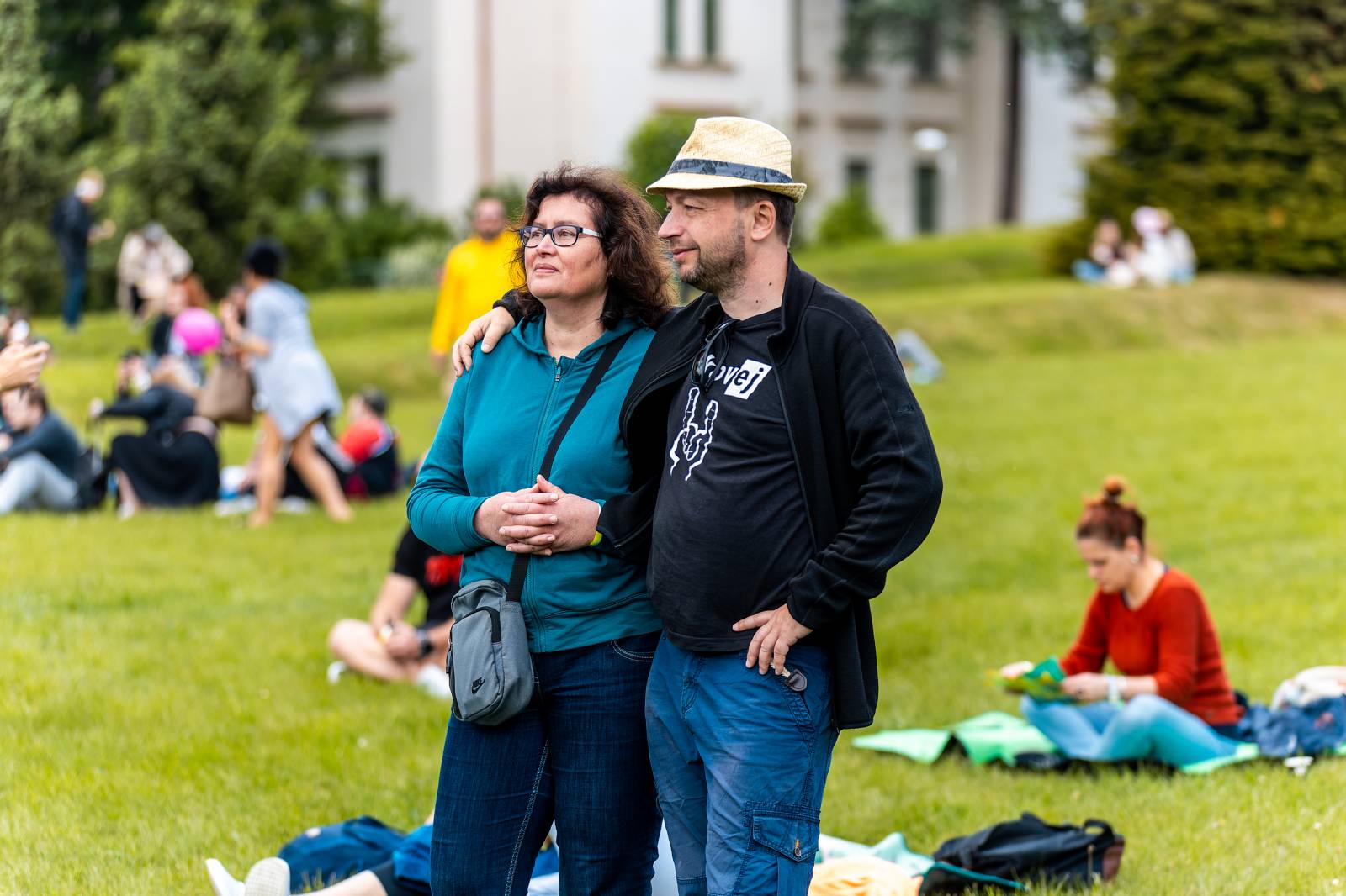 Mezi ploty, den první: Energičtí Skyline, okouzlující Tereza Balonová i legenda Richard Müller