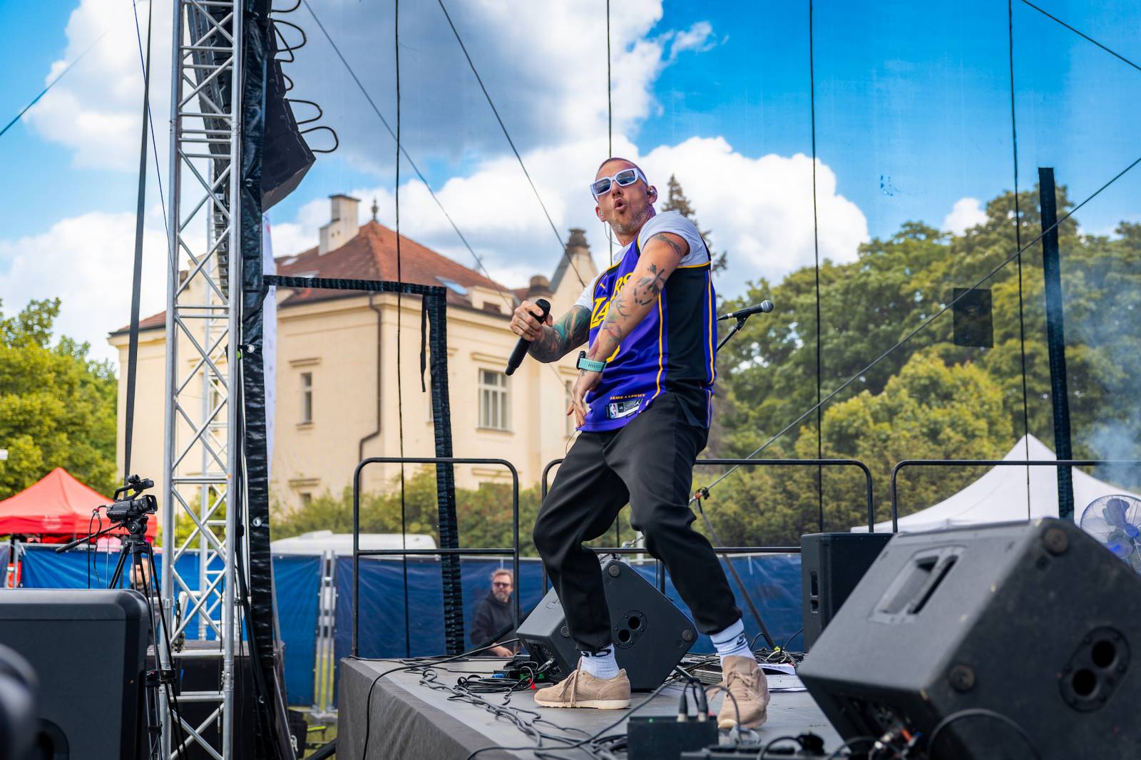 Mezi ploty, den první: Energičtí Skyline, okouzlující Tereza Balonová i legenda Richard Müller