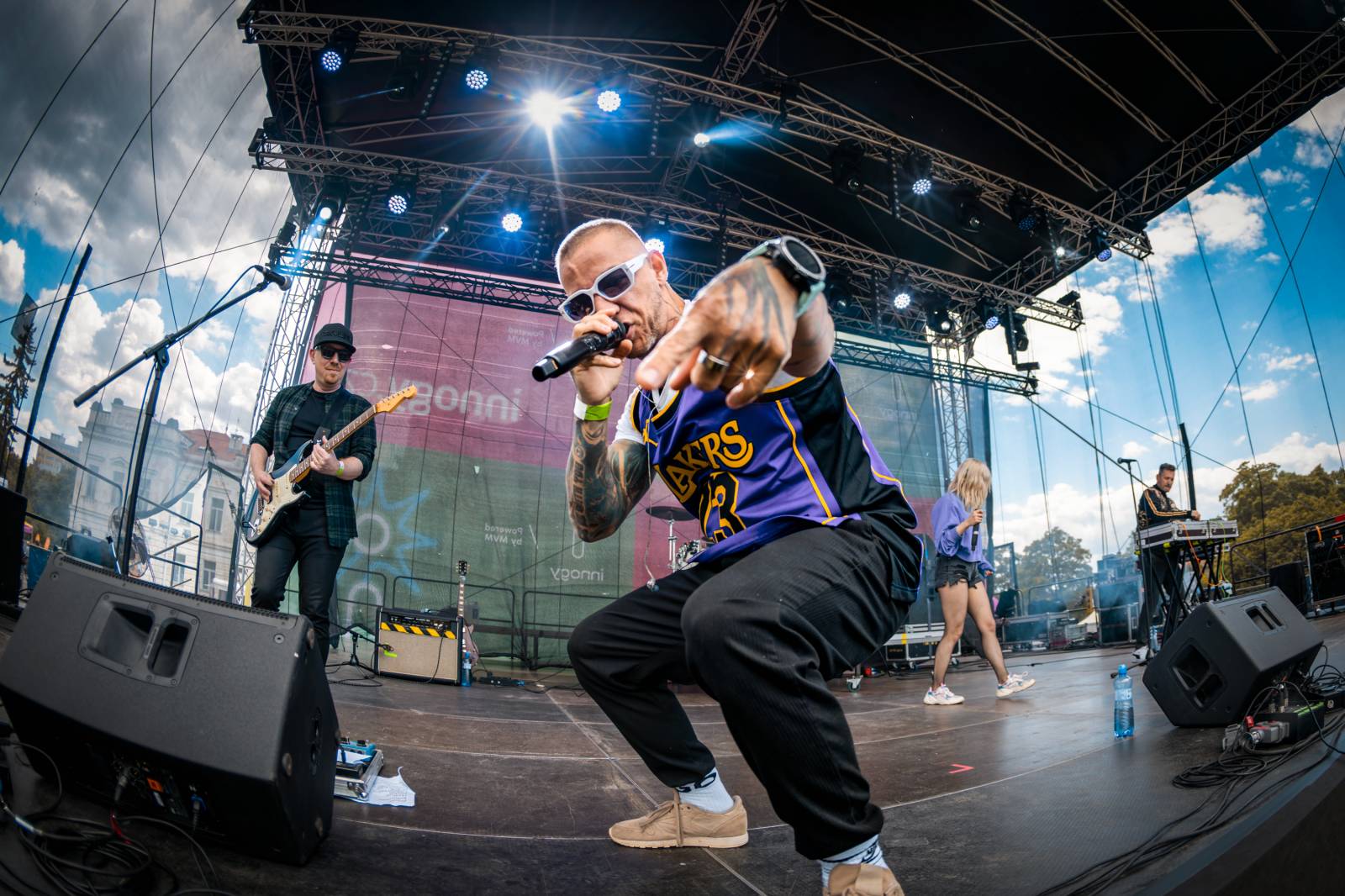 Mezi ploty, den první: Energičtí Skyline, okouzlující Tereza Balonová i legenda Richard Müller