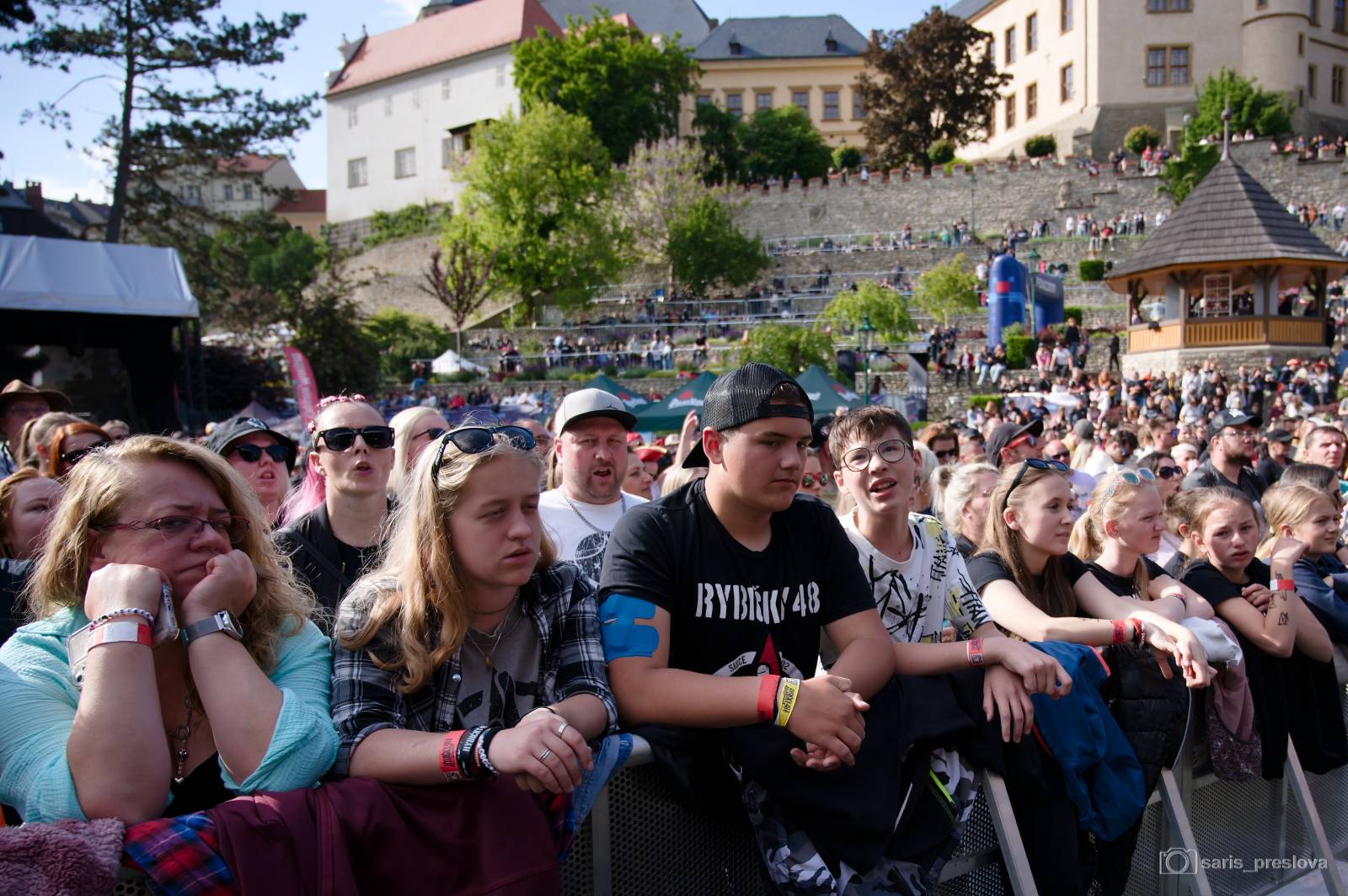 Rybičky 48 vyprodaly megakoncerty v Kutné Hoře. Zahráli Tomáš Klus, Vypsaná fiXa, Holki, Civilní obrana i Street69