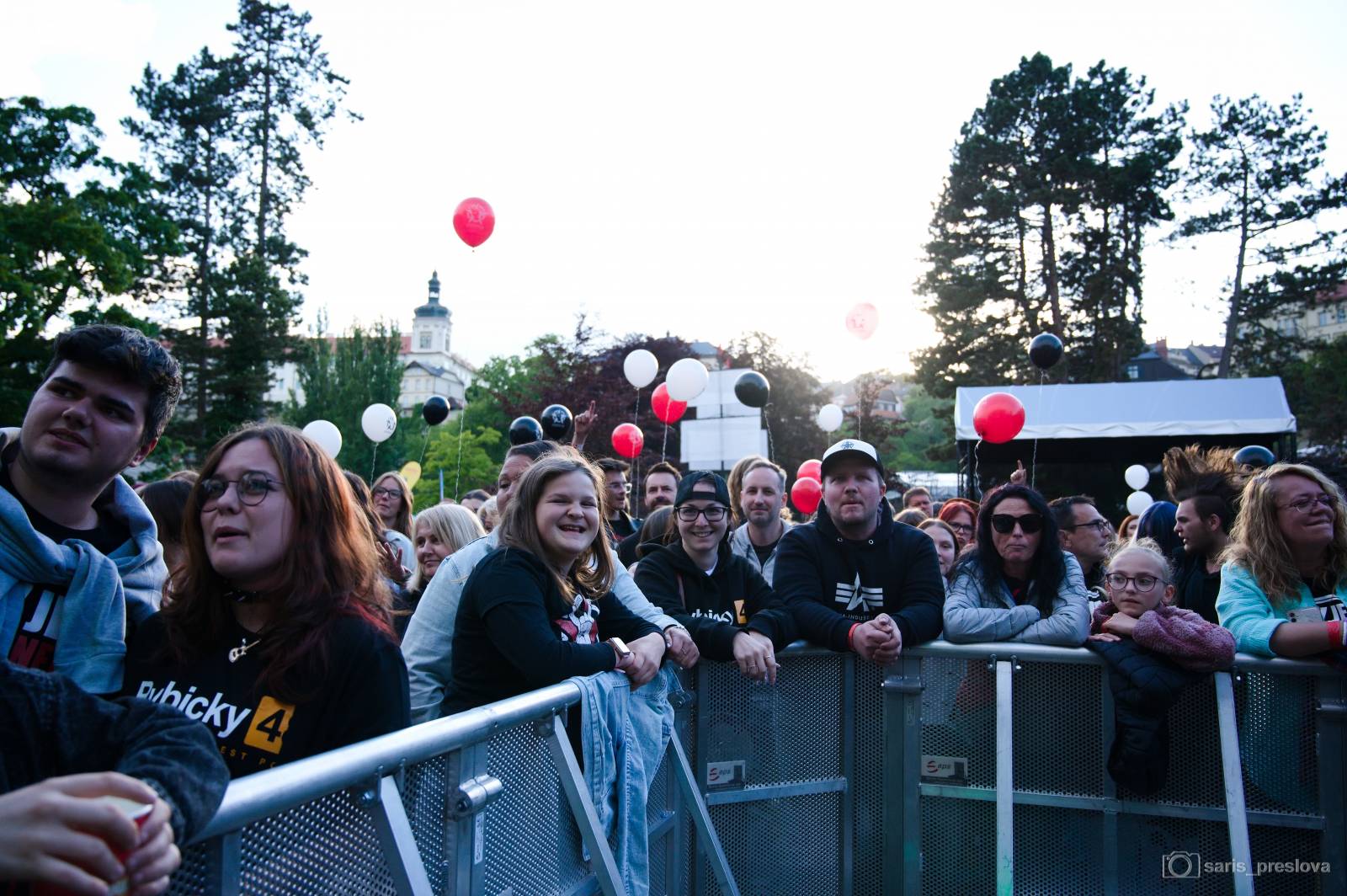 Rybičky 48 vyprodaly megakoncerty v Kutné Hoře. Zahráli Tomáš Klus, Vypsaná fiXa, Holki, Civilní obrana i Street69
