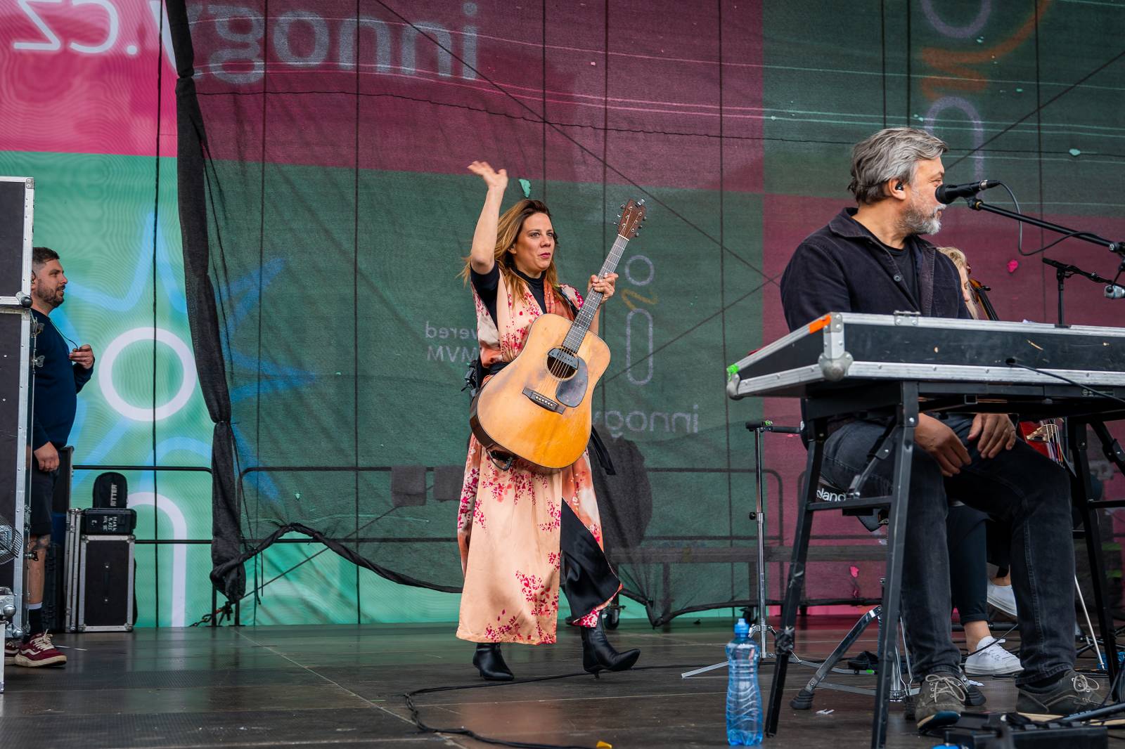 Mezi ploty, den druhý: Ani déšť nezkazil dobrou náladu. Zahráli Olympic, Aneta Langerová, Marta Jandová i Michal Hrůza