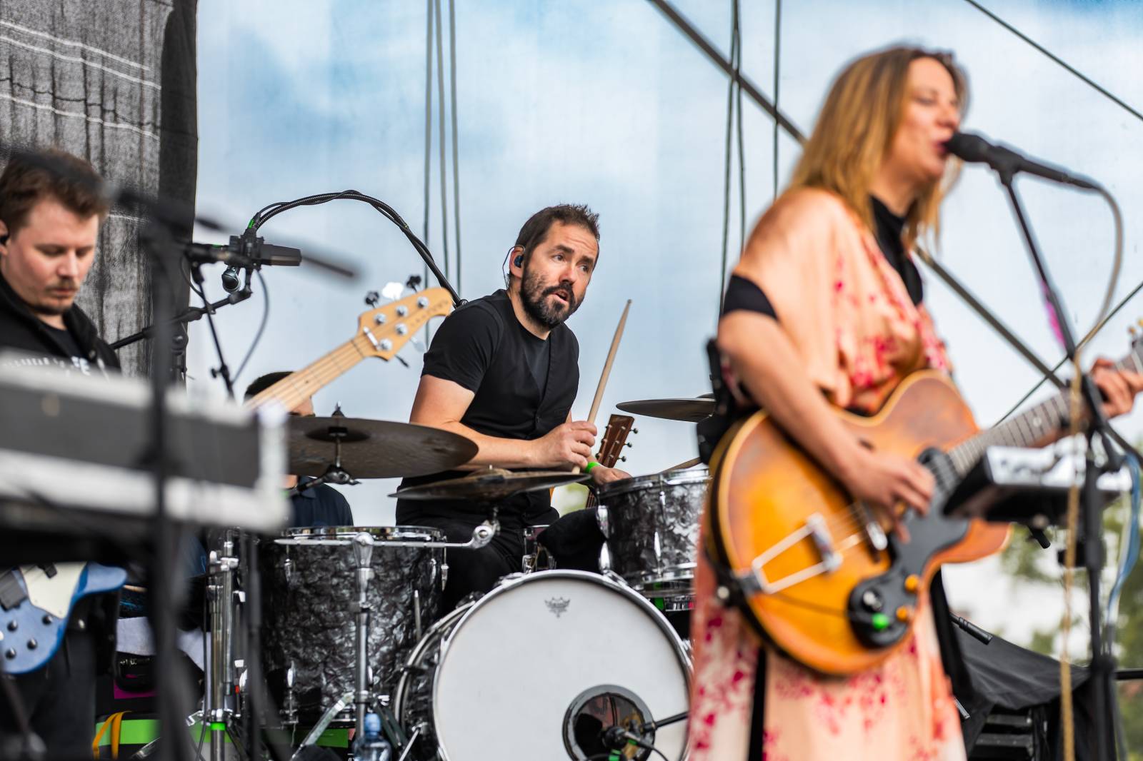 Mezi ploty, den druhý: Ani déšť nezkazil dobrou náladu. Zahráli Olympic, Aneta Langerová, Marta Jandová i Michal Hrůza