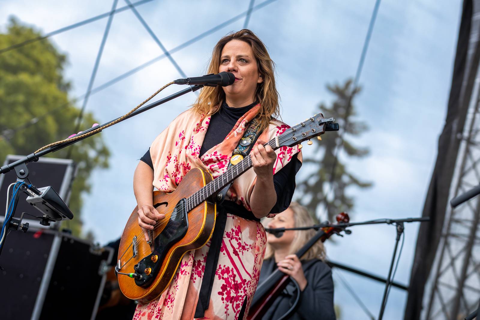 Mezi ploty, den druhý: Ani déšť nezkazil dobrou náladu. Zahráli Olympic, Aneta Langerová, Marta Jandová i Michal Hrůza