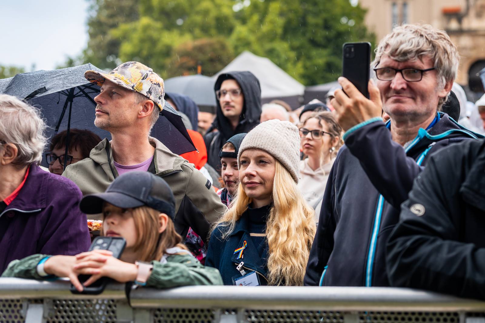 Mezi ploty, den druhý: Ani déšť nezkazil dobrou náladu. Zahráli Olympic, Aneta Langerová, Marta Jandová i Michal Hrůza