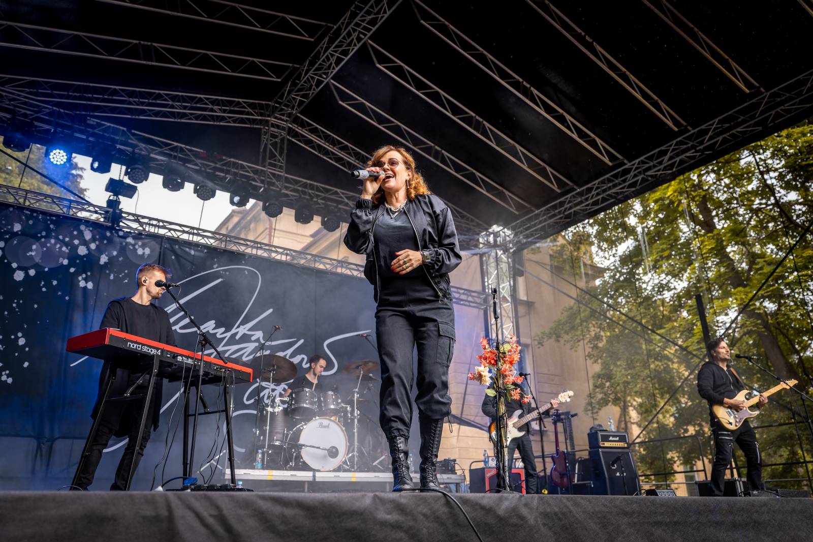 Mezi ploty, den druhý: Ani déšť nezkazil dobrou náladu. Zahráli Olympic, Aneta Langerová, Marta Jandová i Michal Hrůza