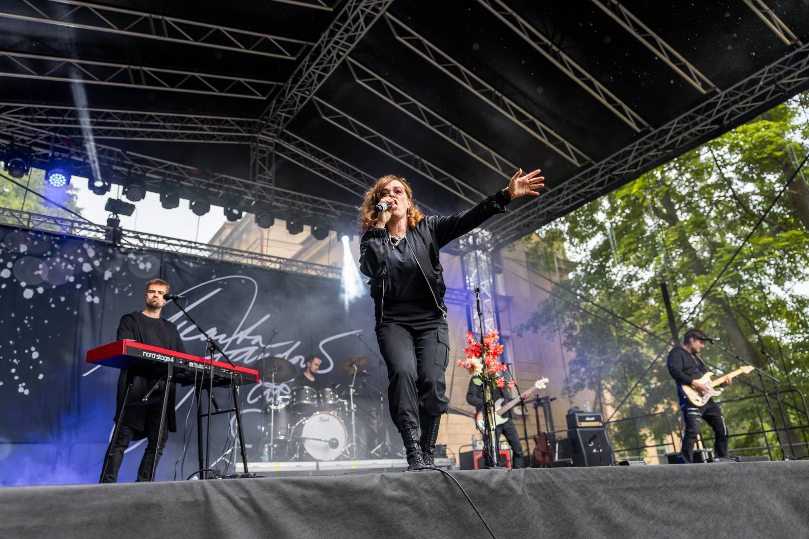 Mezi ploty, den druhý: Ani déšť nezkazil dobrou náladu. Zahráli Olympic, Aneta Langerová, Marta Jandová i Michal Hrůza