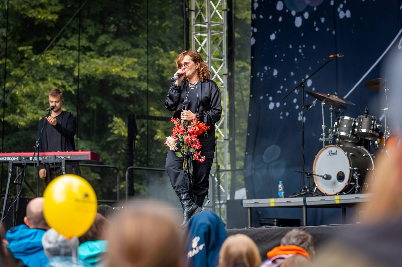 Mezi ploty, den druhý: Ani déšť nezkazil dobrou náladu. Zahráli Olympic, Aneta Langerová, Marta Jandová i Michal Hrůza