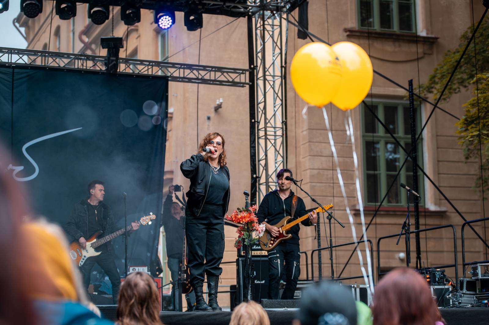 Mezi ploty, den druhý: Ani déšť nezkazil dobrou náladu. Zahráli Olympic, Aneta Langerová, Marta Jandová i Michal Hrůza