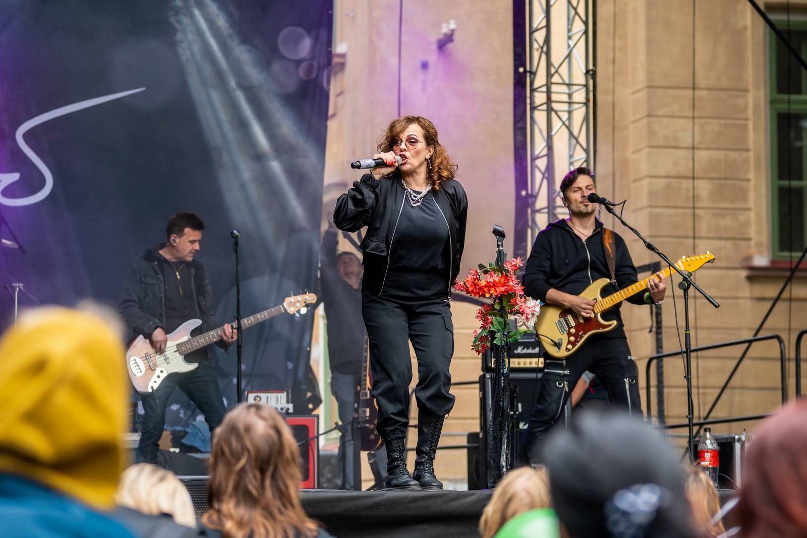 Mezi ploty, den druhý: Ani déšť nezkazil dobrou náladu. Zahráli Olympic, Aneta Langerová, Marta Jandová i Michal Hrůza